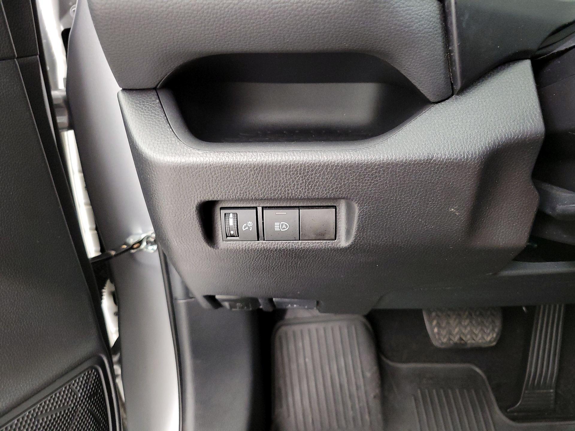 Thumbnail: 2021 Toyota RAV4 - 13