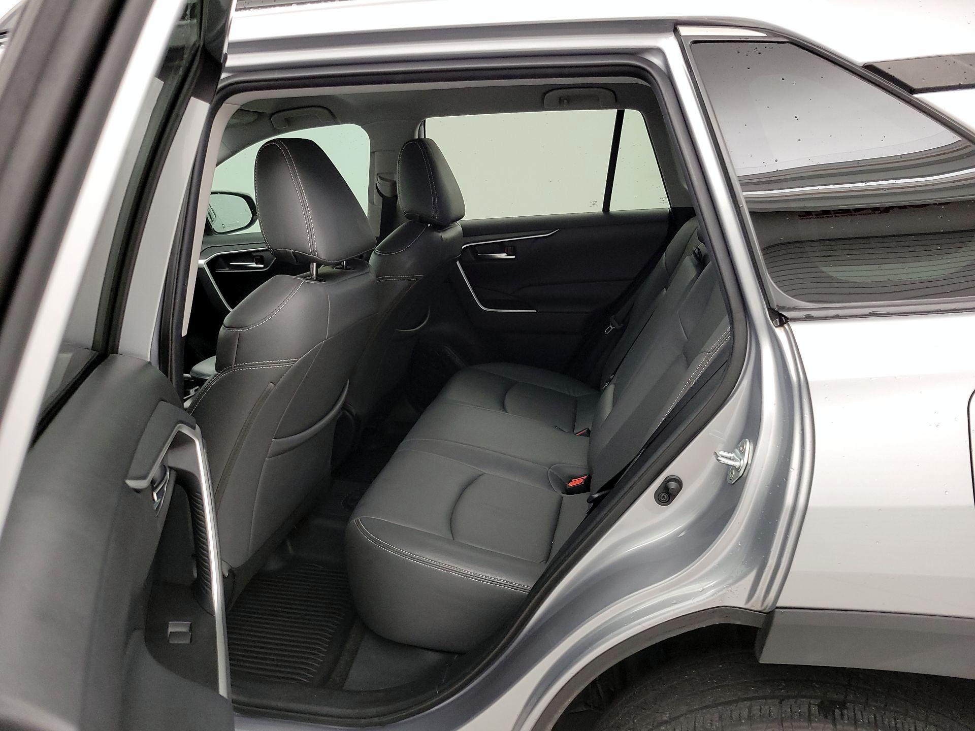 Thumbnail: 2021 Toyota RAV4 - 19