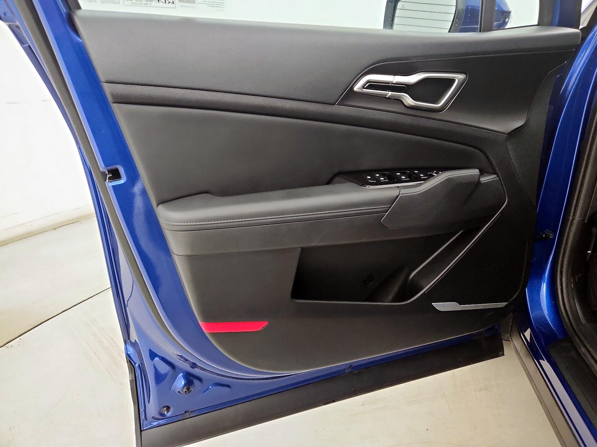 Thumbnail: 2023 Kia Sportage - 12