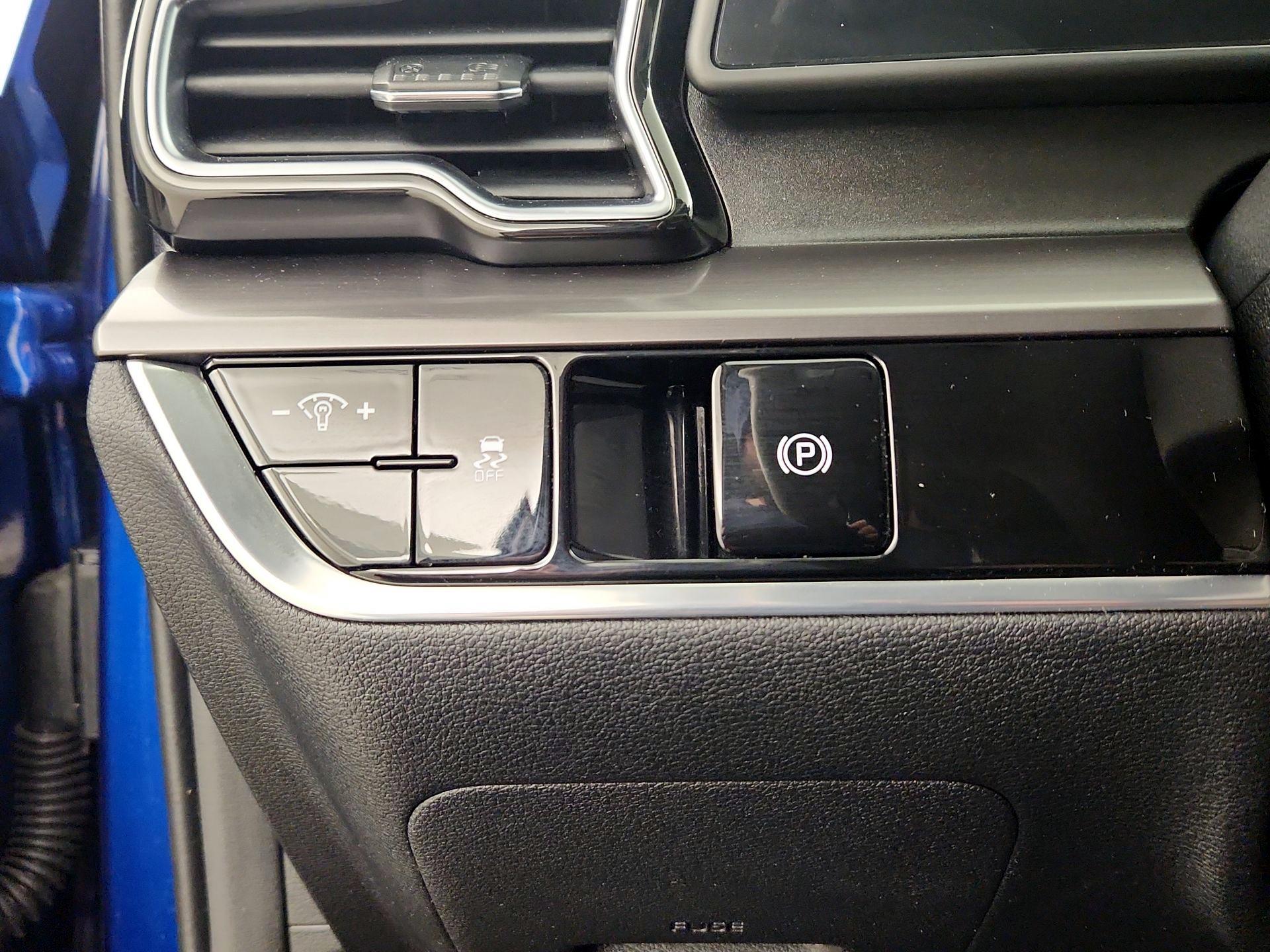 Thumbnail: 2023 Kia Sportage - 13