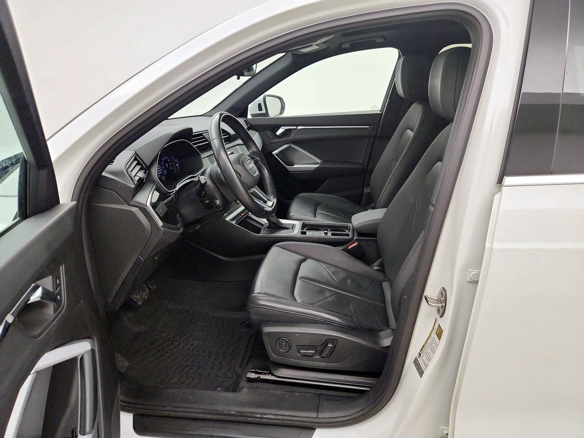 Thumbnail: 2020 Audi Q3 - 11