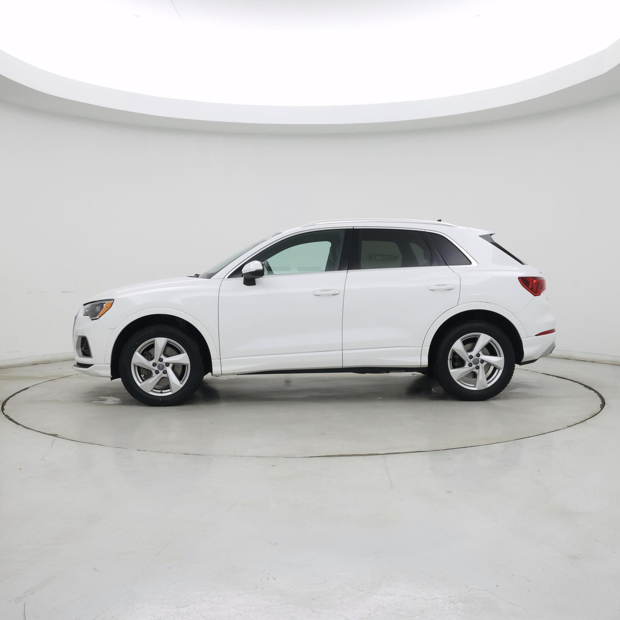 Thumbnail: 2020 Audi Q3 - 3