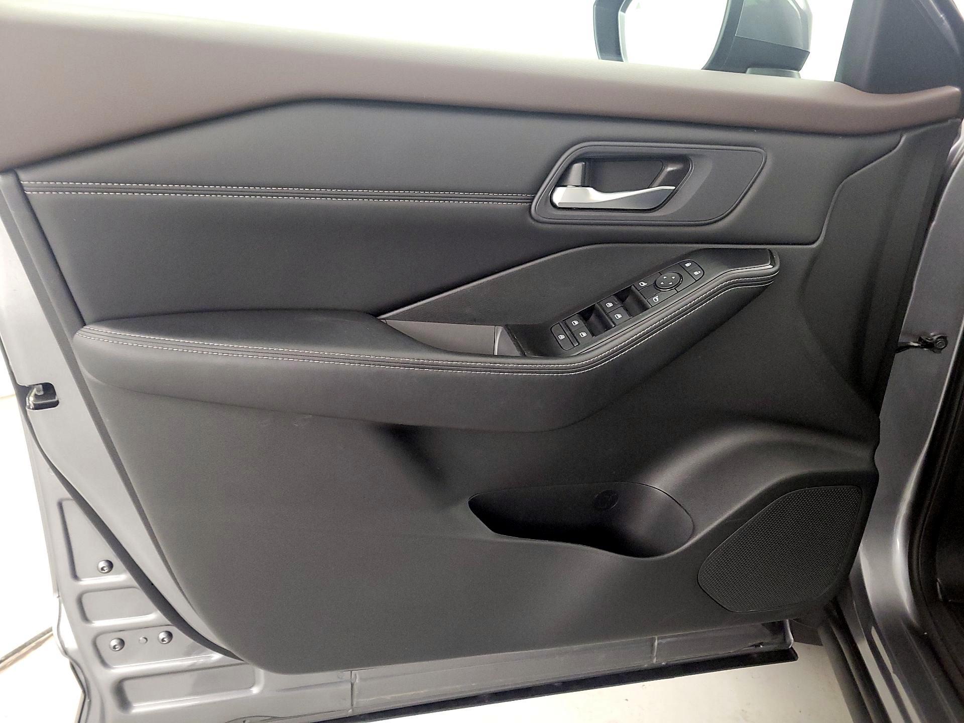 Thumbnail: 2023 Nissan Rogue - 12