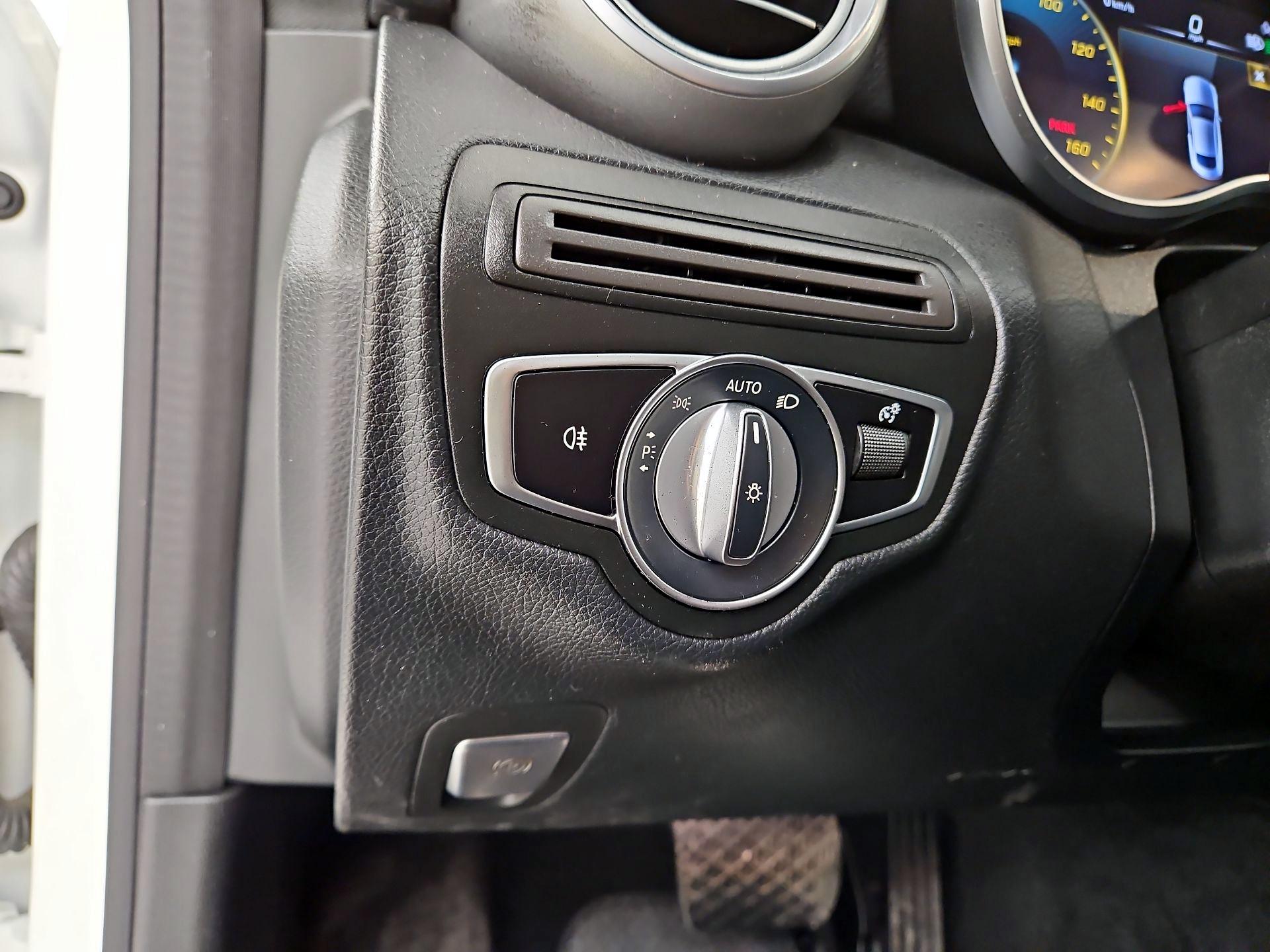 Thumbnail: 2020 Mercedes-Benz C-Class - 13