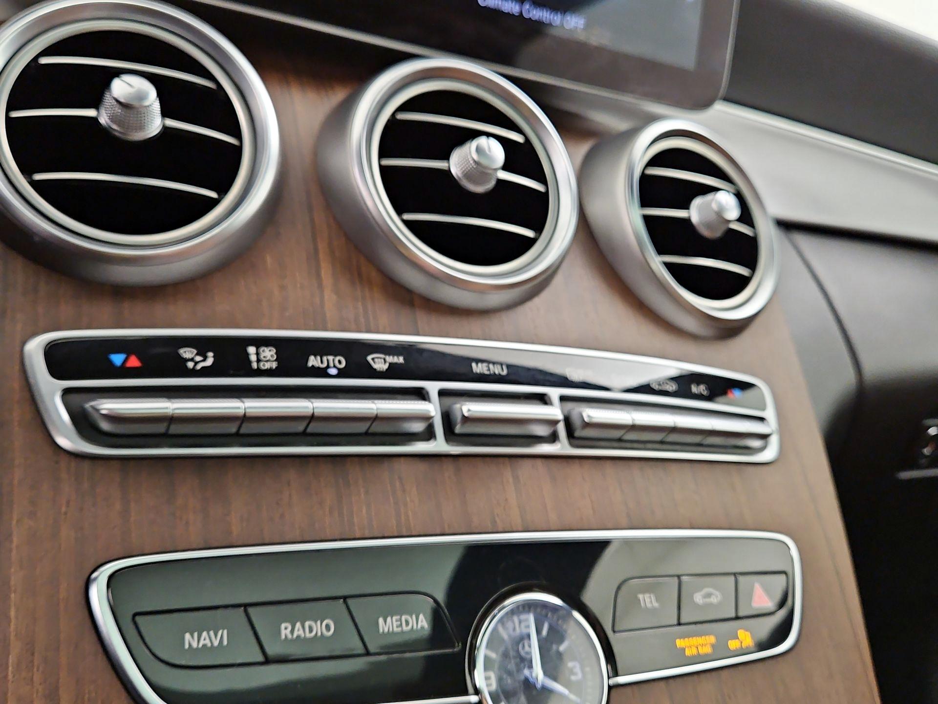 Thumbnail: 2020 Mercedes-Benz C-Class - 16