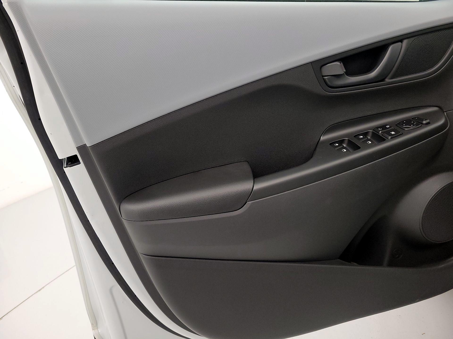 Thumbnail: 2020 Hyundai Kona - 12