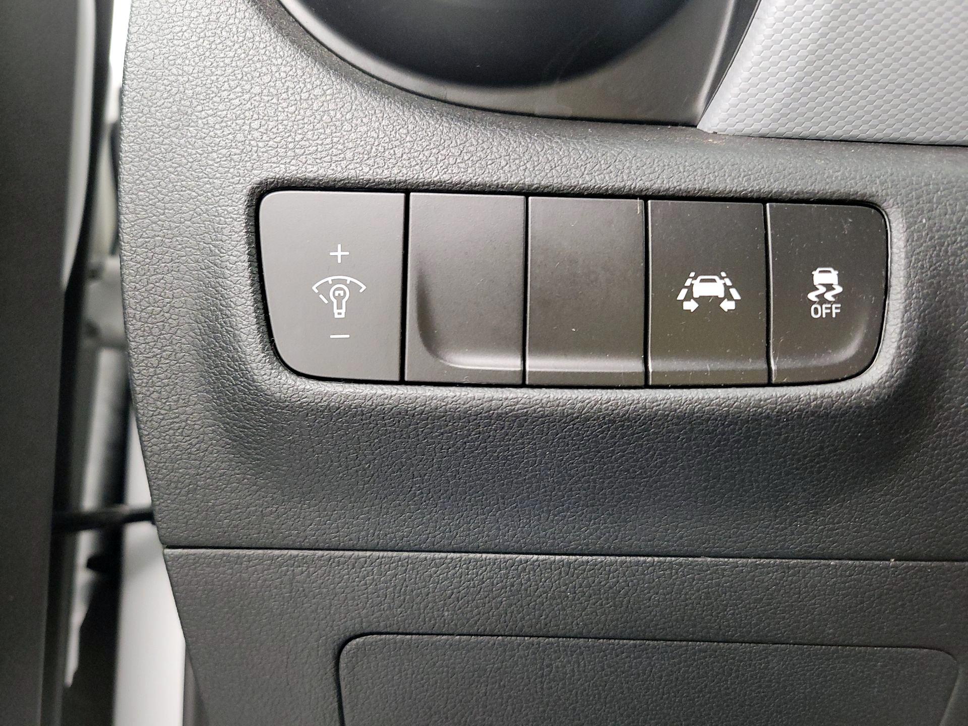 Thumbnail: 2020 Hyundai Kona - 13