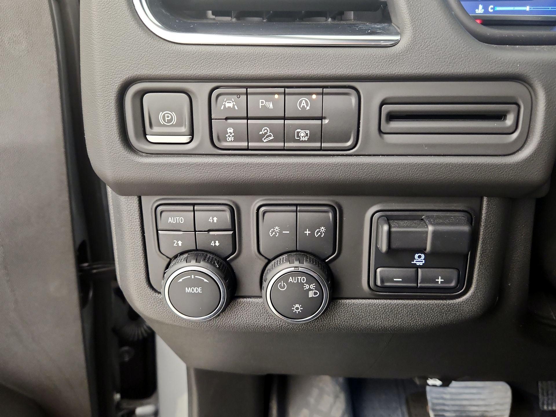 Thumbnail: 2023 Chevrolet Tahoe - 13