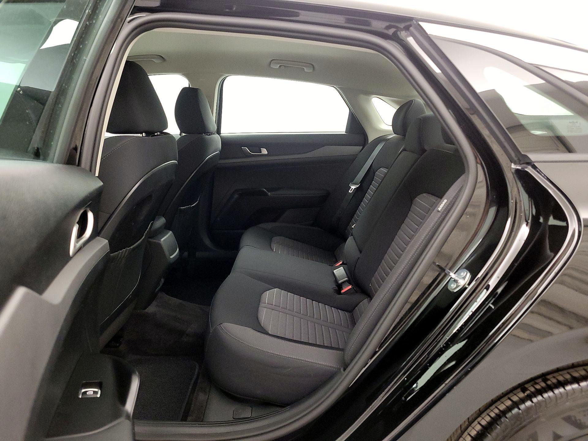 Thumbnail: 2026 Kia K5 - 19