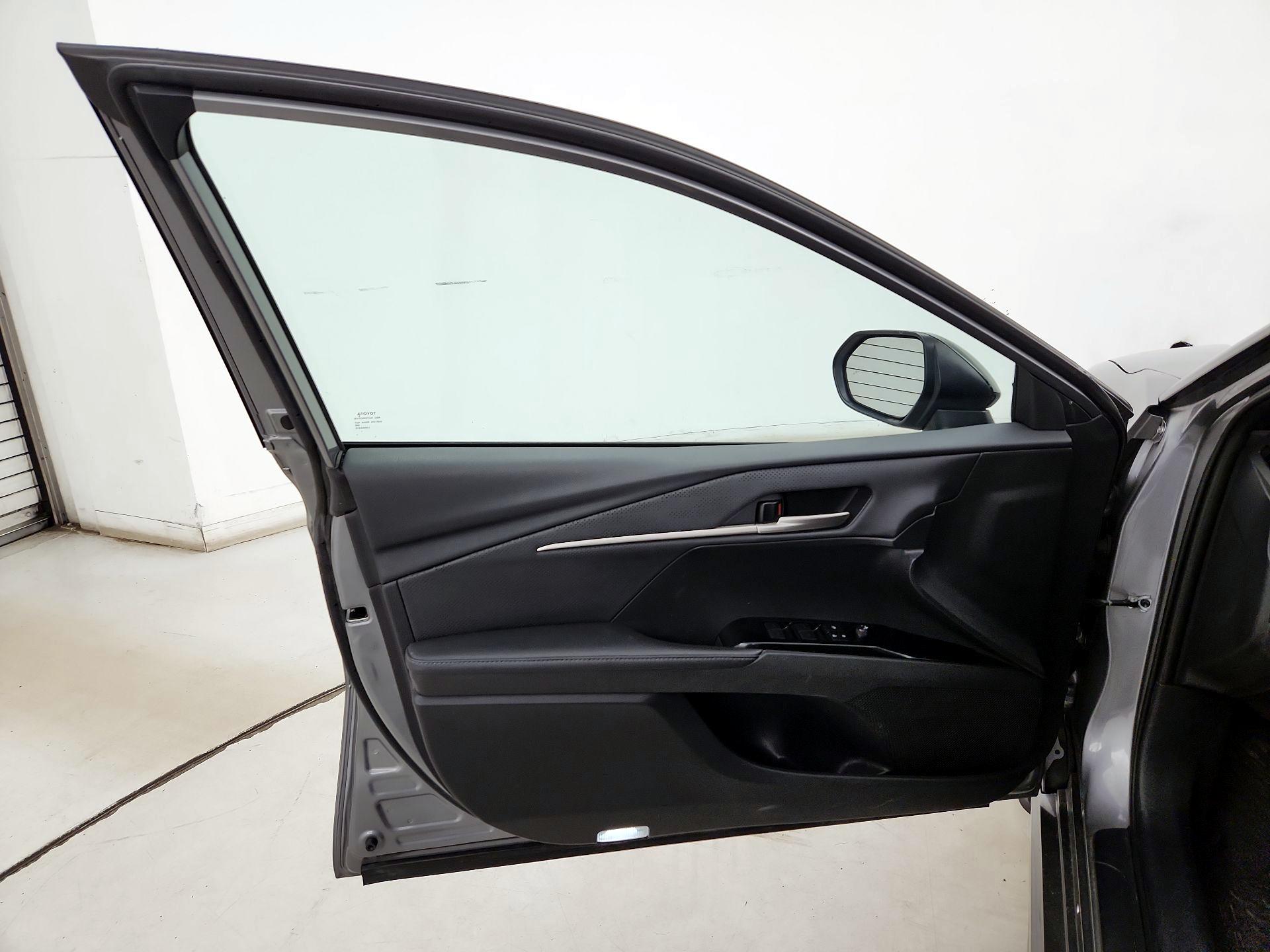 Thumbnail: 2025 Toyota Camry - 12