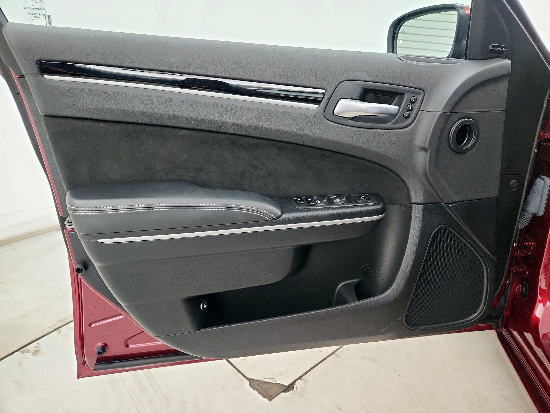 Thumbnail: 2023 Chrysler 300 - 12