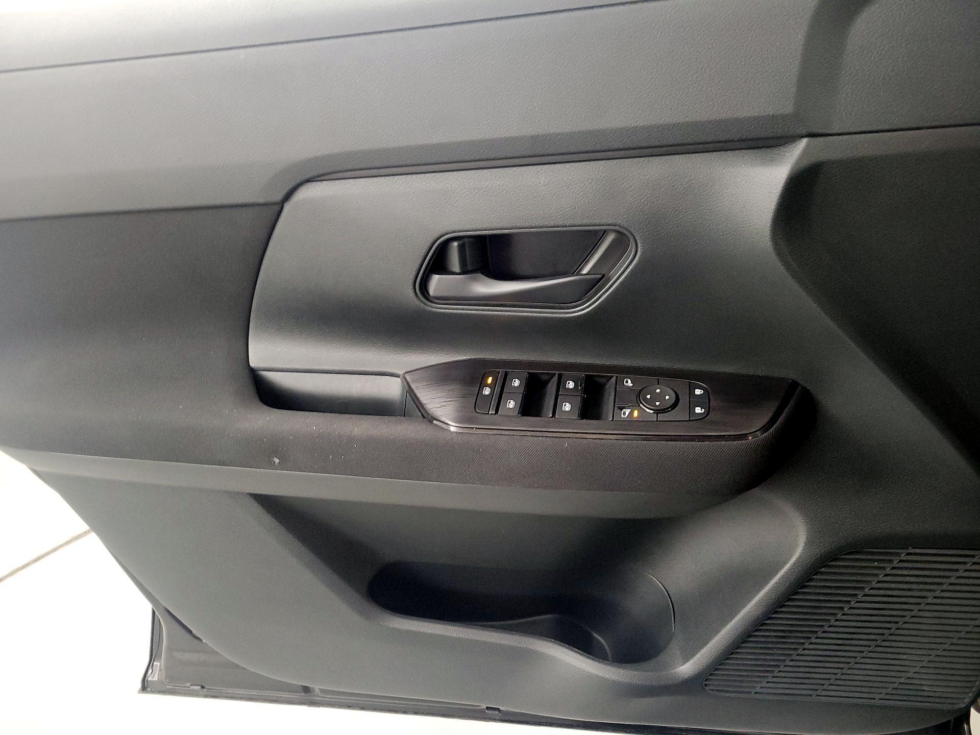 Thumbnail: 2025 Nissan Kicks - 12