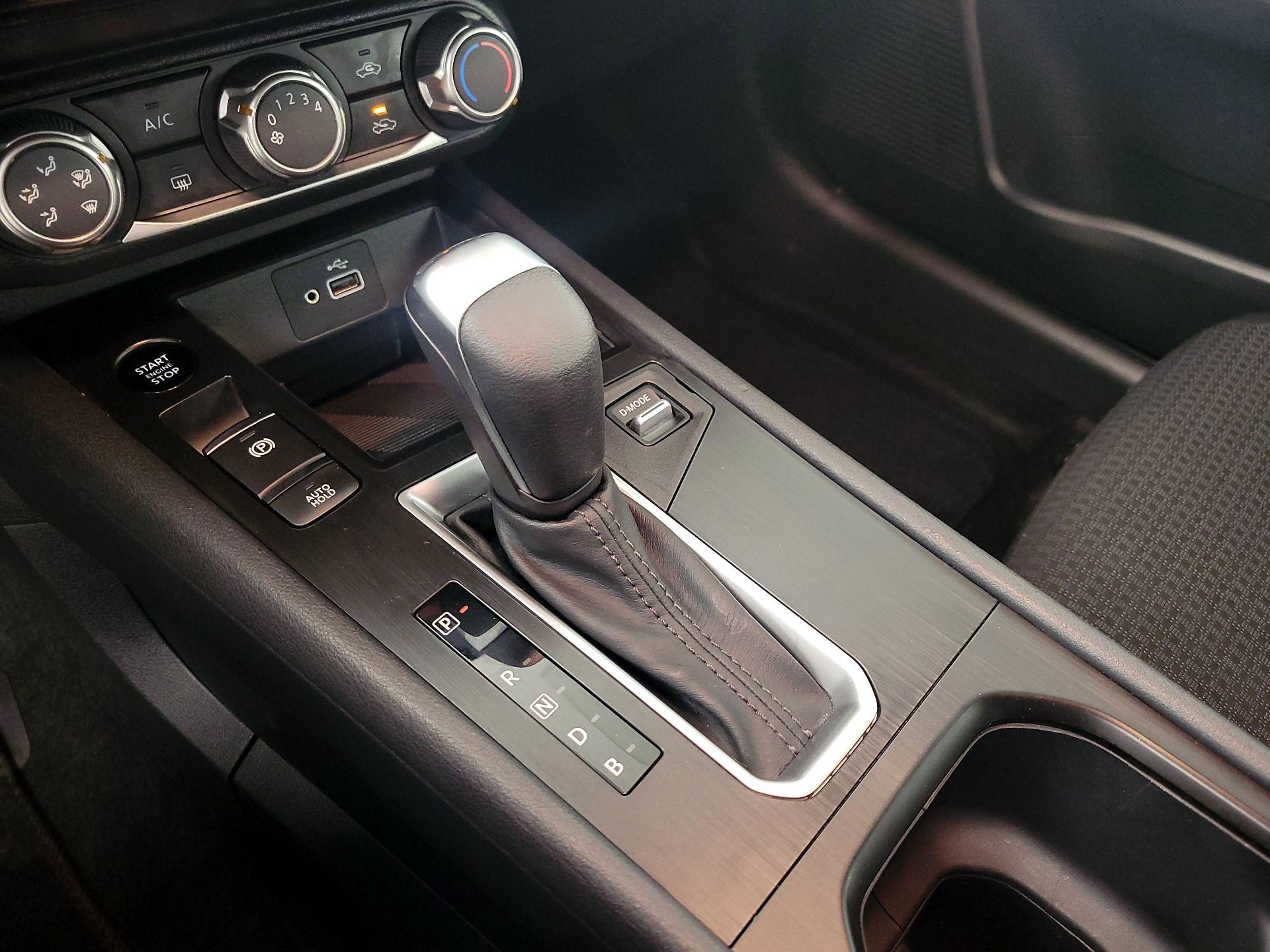 Thumbnail: 2025 Nissan Kicks - 16