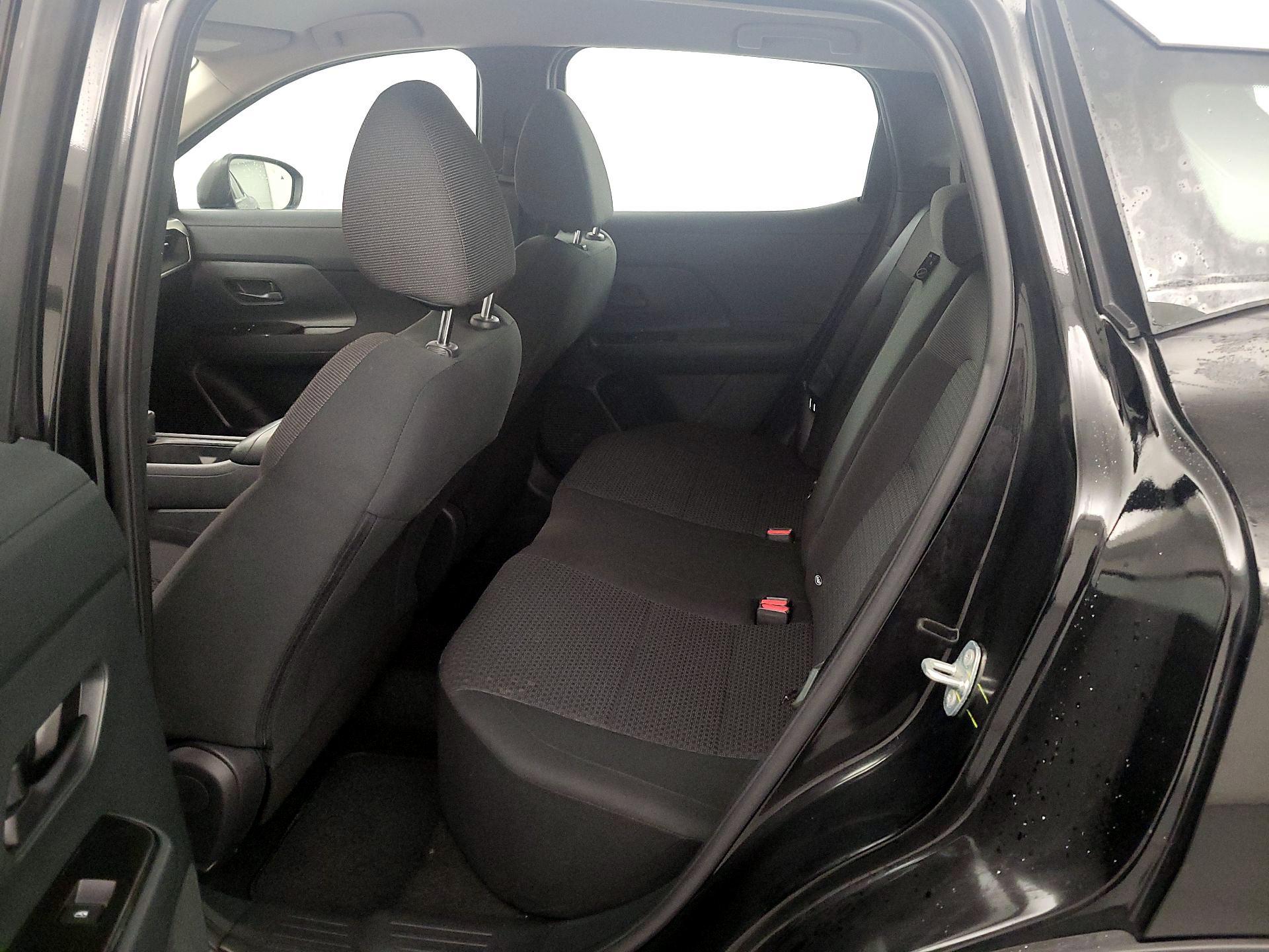 Thumbnail: 2025 Nissan Kicks - 18