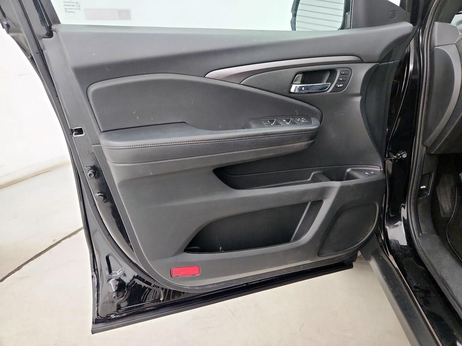 Thumbnail: 2019 Honda Passport - 12