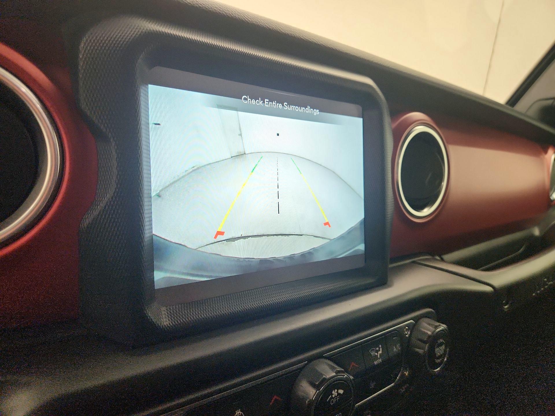 Thumbnail: 2022 Jeep Wrangler - 15