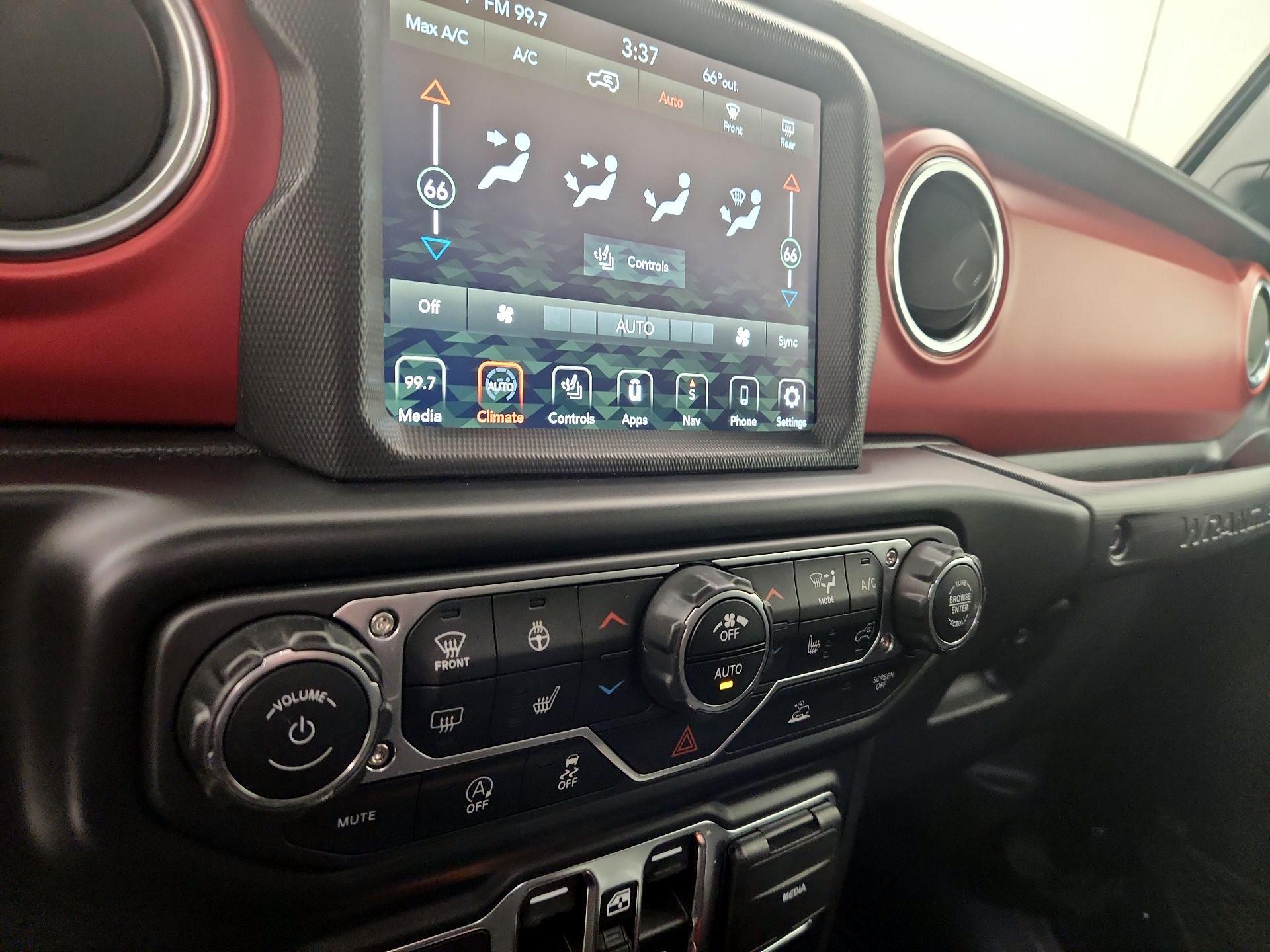 Thumbnail: 2022 Jeep Wrangler - 17