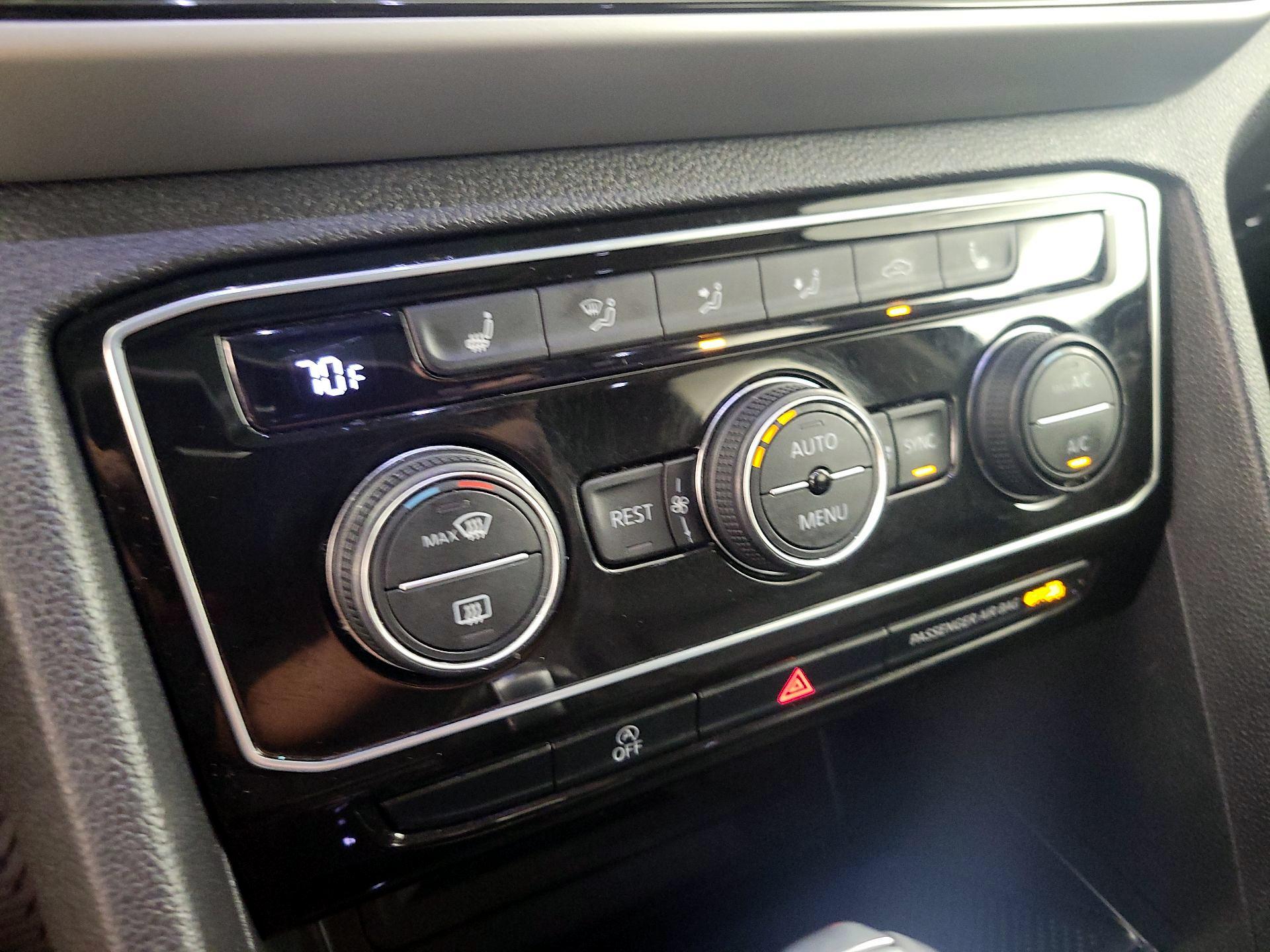 Thumbnail: 2023 Volkswagen Atlas - 16