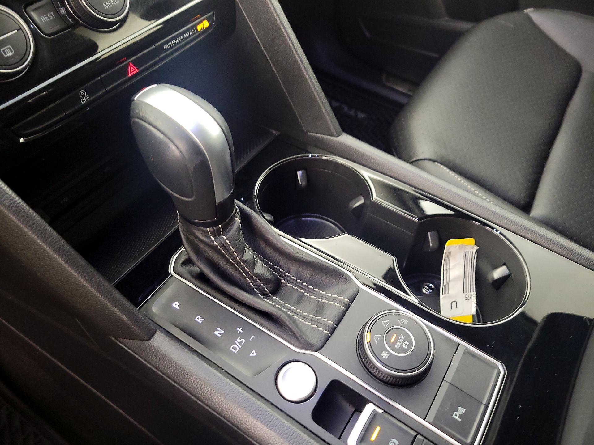 Thumbnail: 2023 Volkswagen Atlas - 17