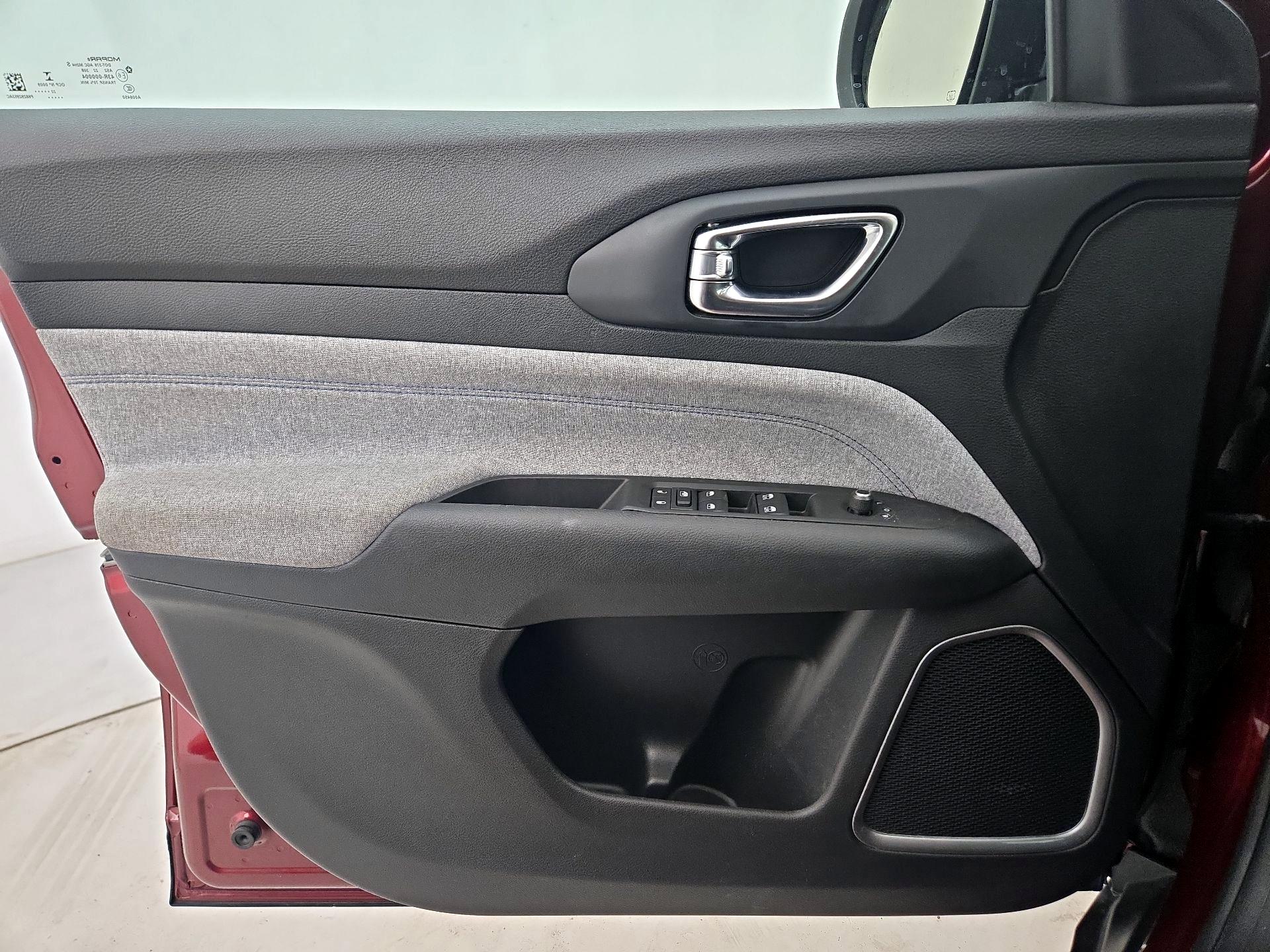 Thumbnail: 2022 Jeep Compass - 12