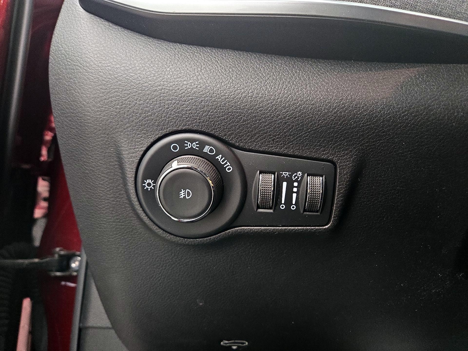 Thumbnail: 2022 Jeep Compass - 13