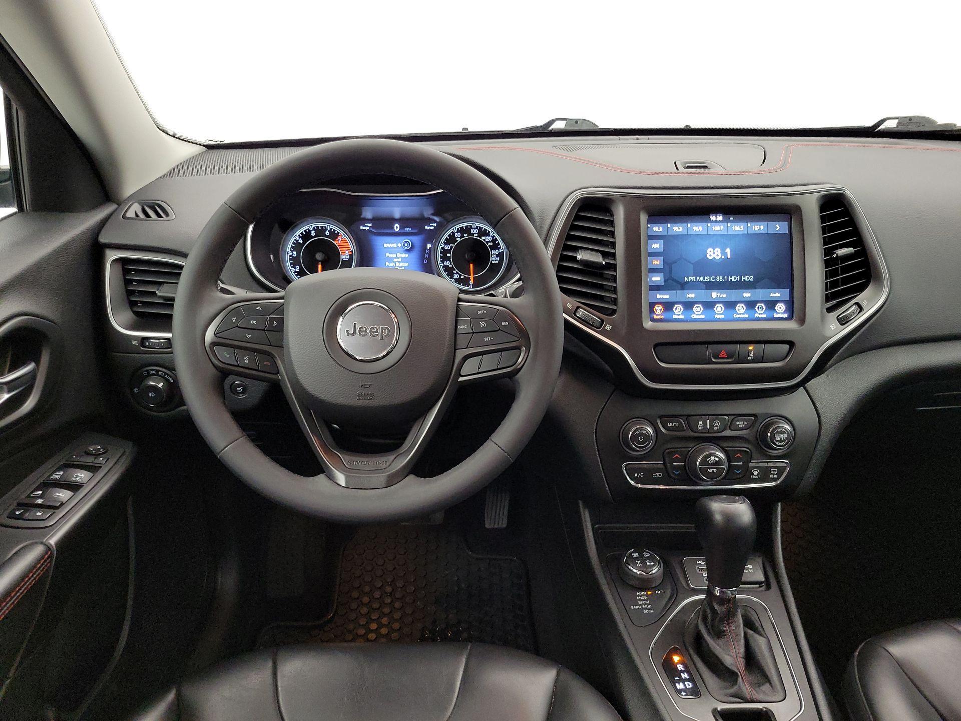 Thumbnail: 2022 Jeep Cherokee - 10