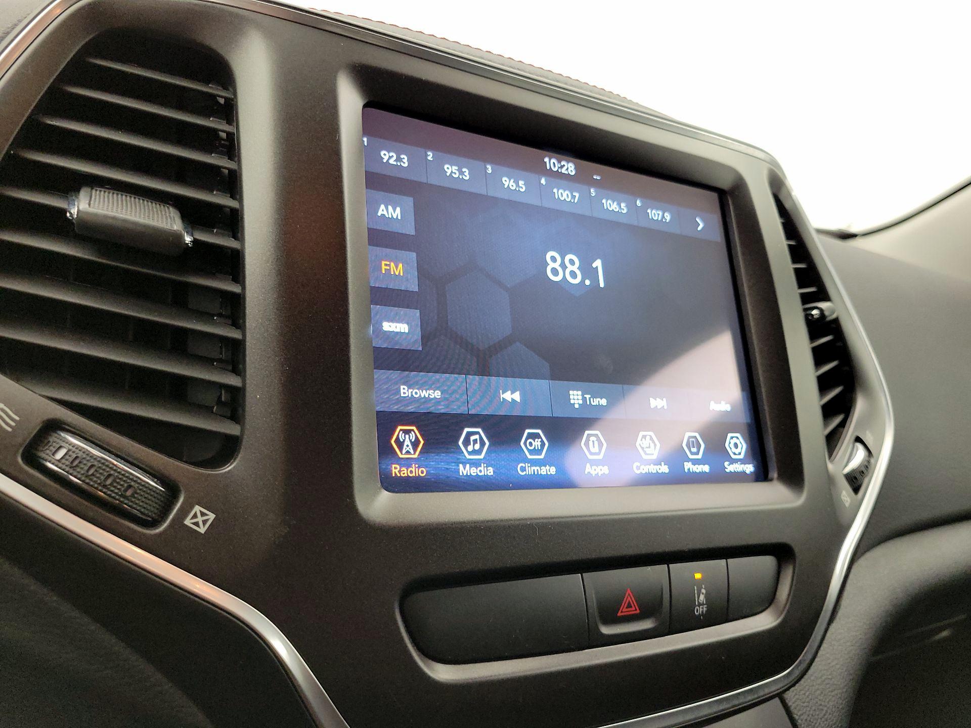 Thumbnail: 2022 Jeep Cherokee - 15