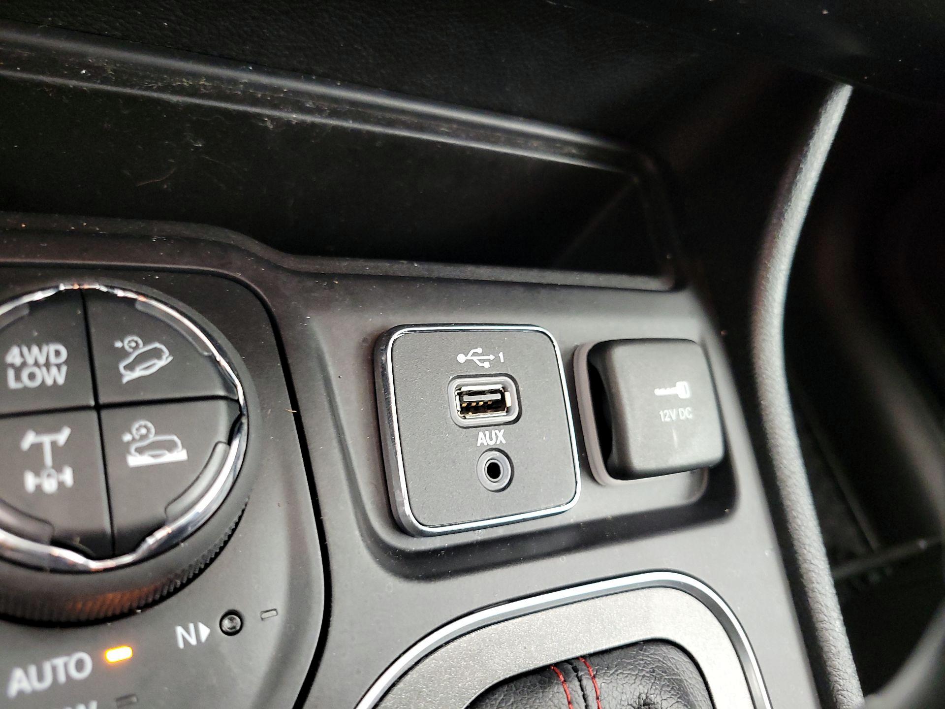 Thumbnail: 2022 Jeep Cherokee - 18