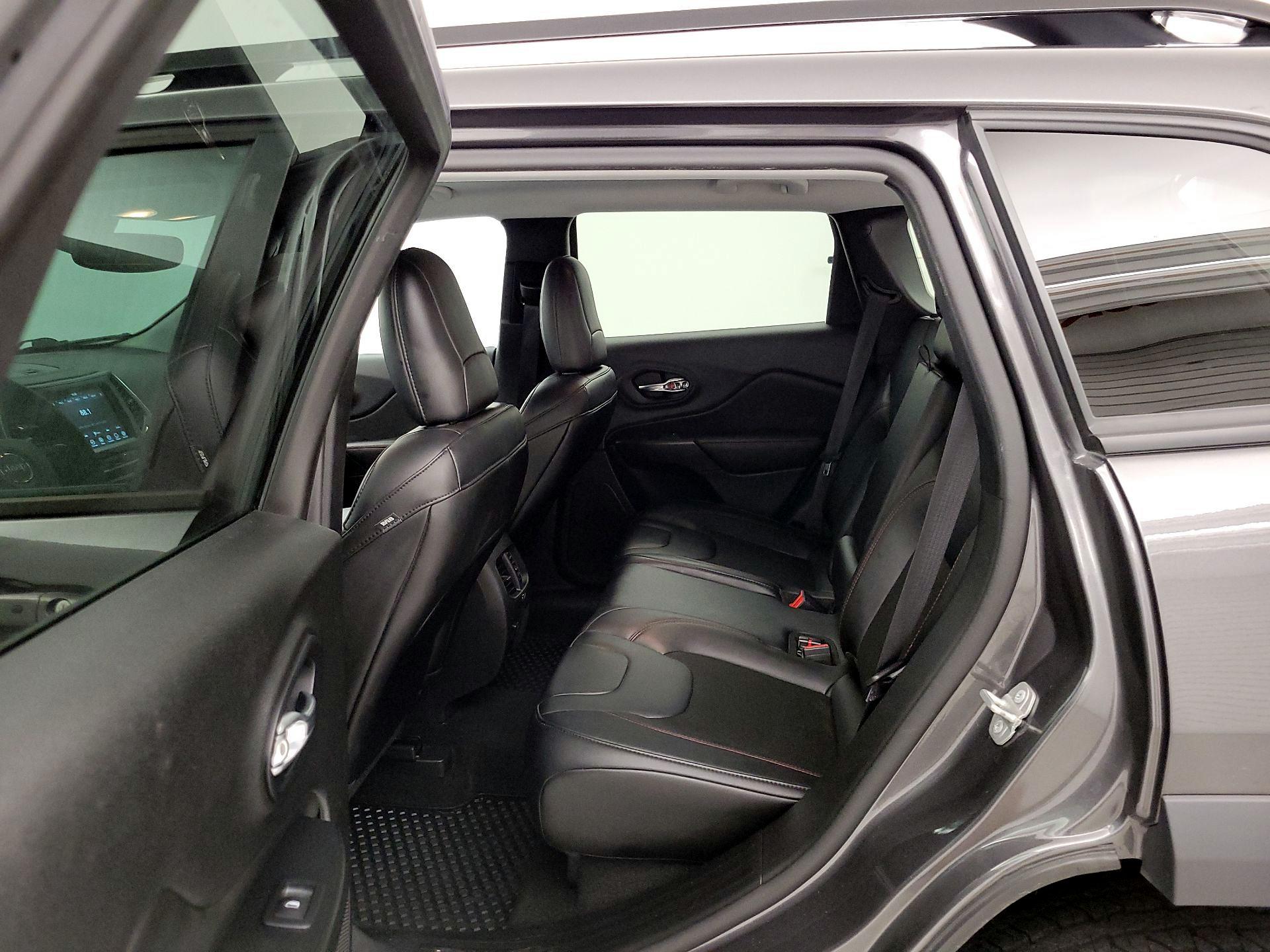 Thumbnail: 2022 Jeep Cherokee - 19