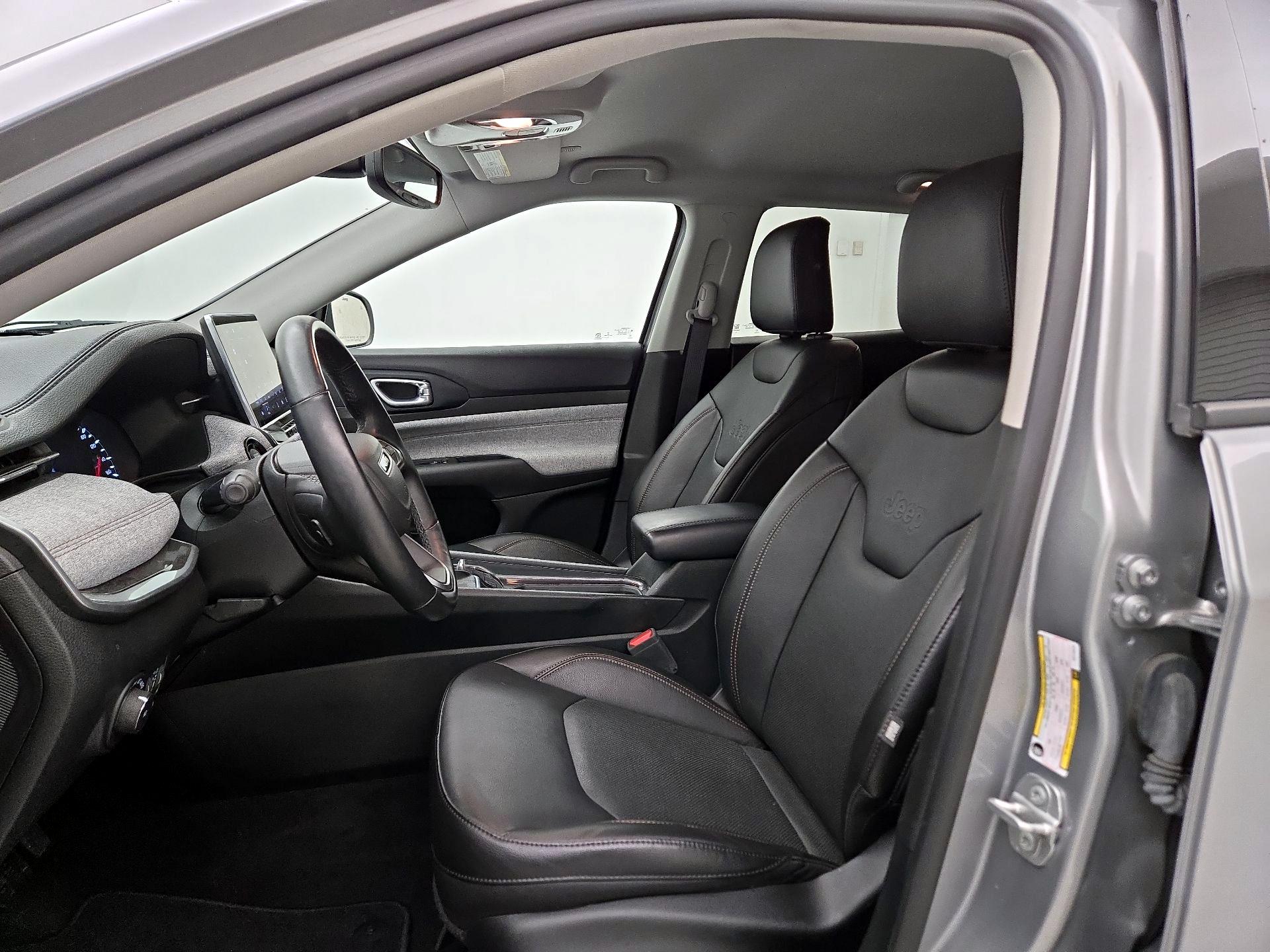 Thumbnail: 2022 Jeep Compass - 11