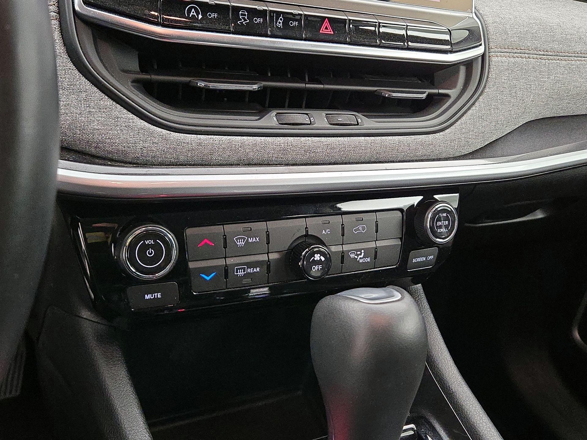 Thumbnail: 2022 Jeep Compass - 16