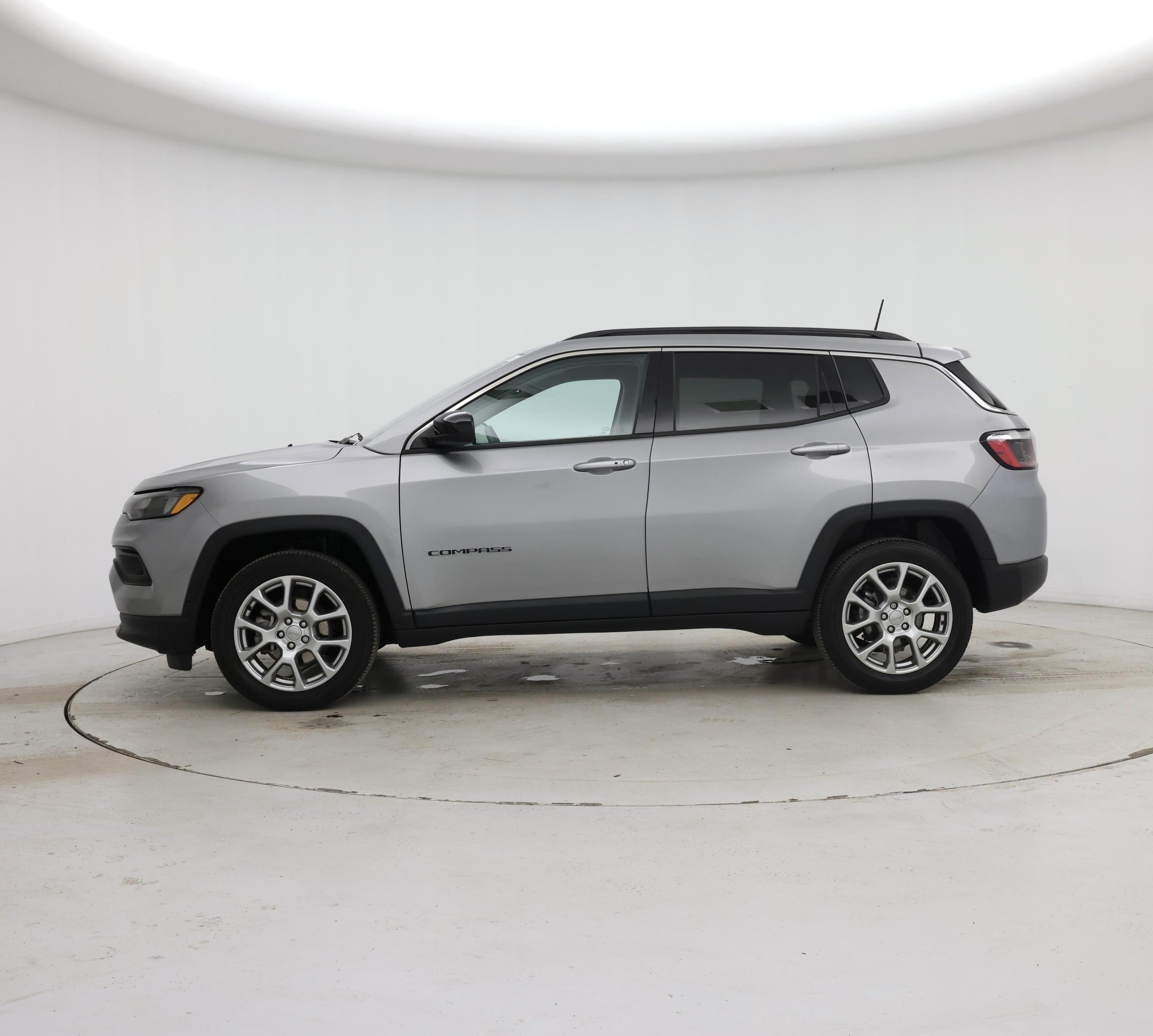 Thumbnail: 2022 Jeep Compass - 3