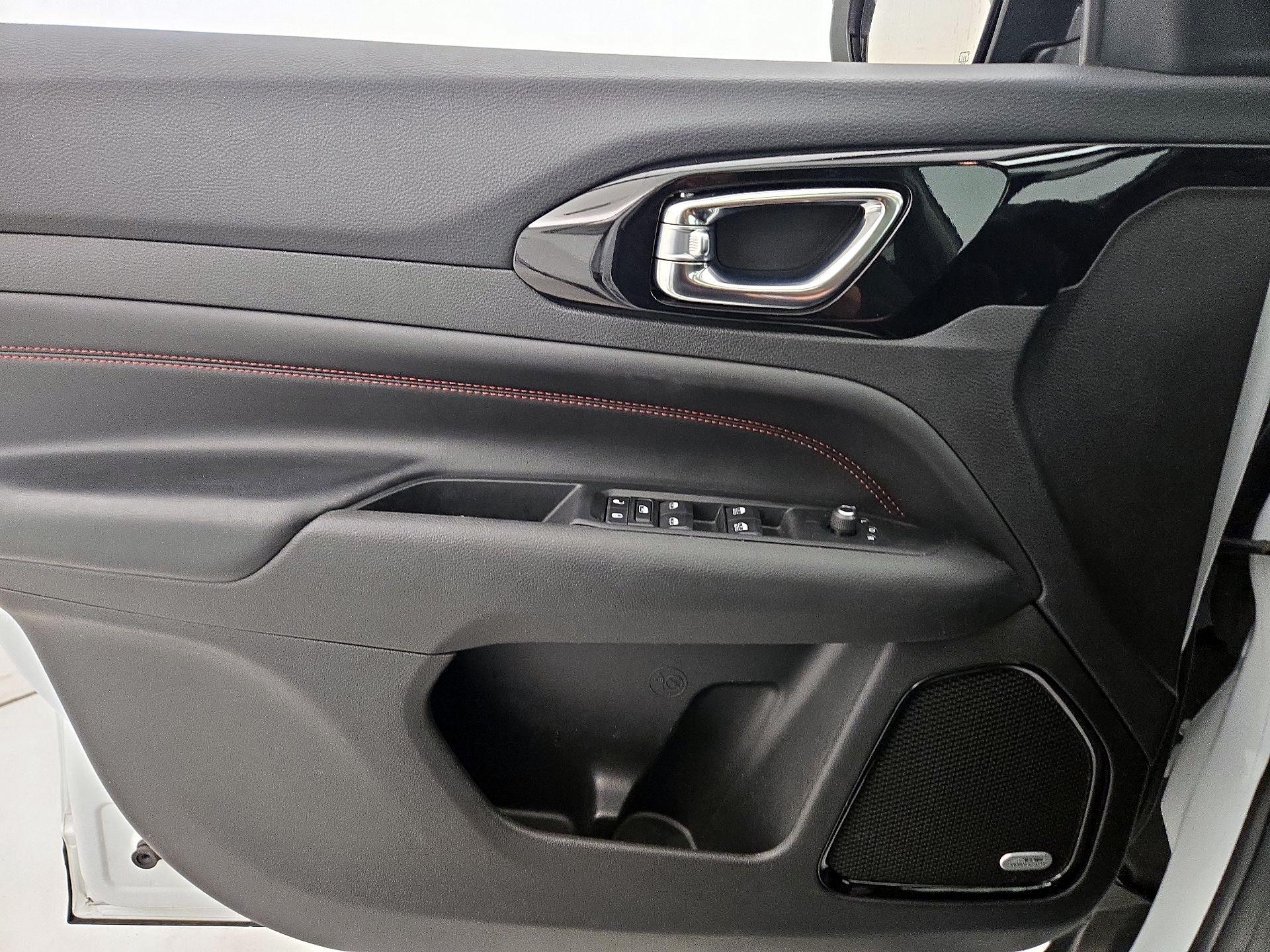 Thumbnail: 2022 Jeep Compass - 12