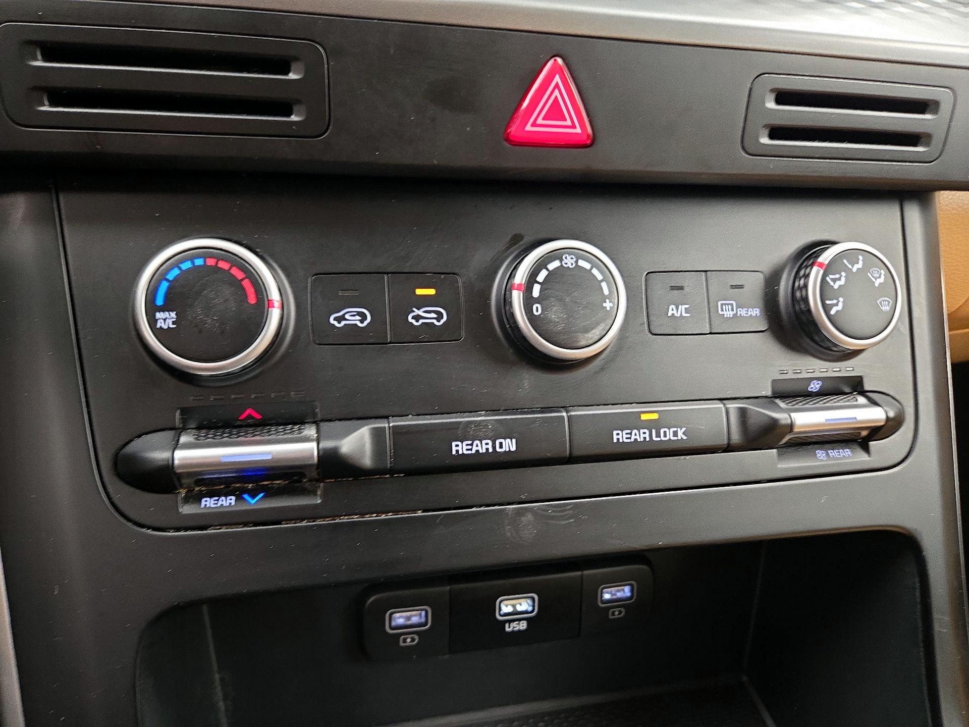 Thumbnail: 2024 Kia Carnival - 16