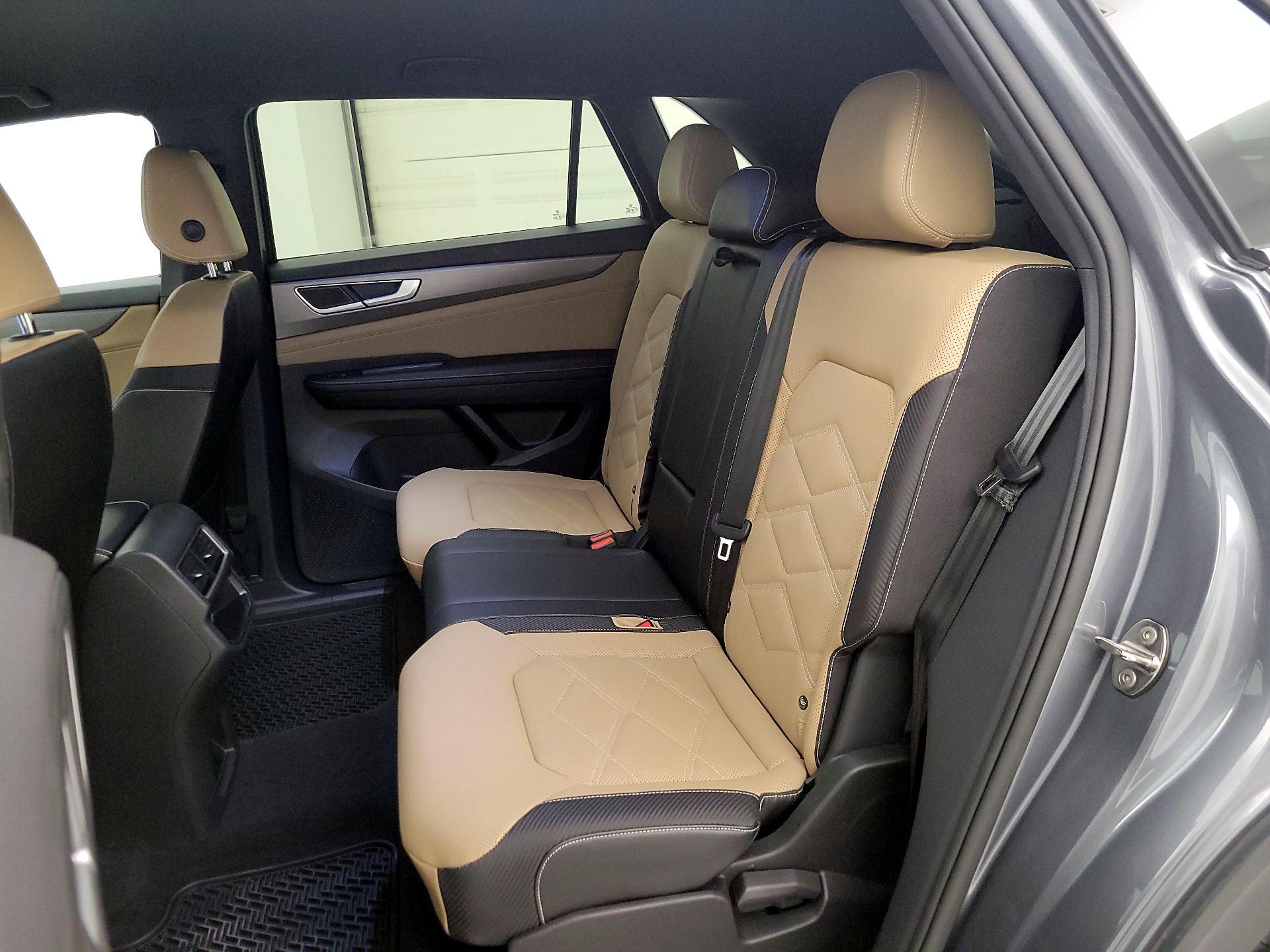 Thumbnail: 2024 Volkswagen Atlas - 19