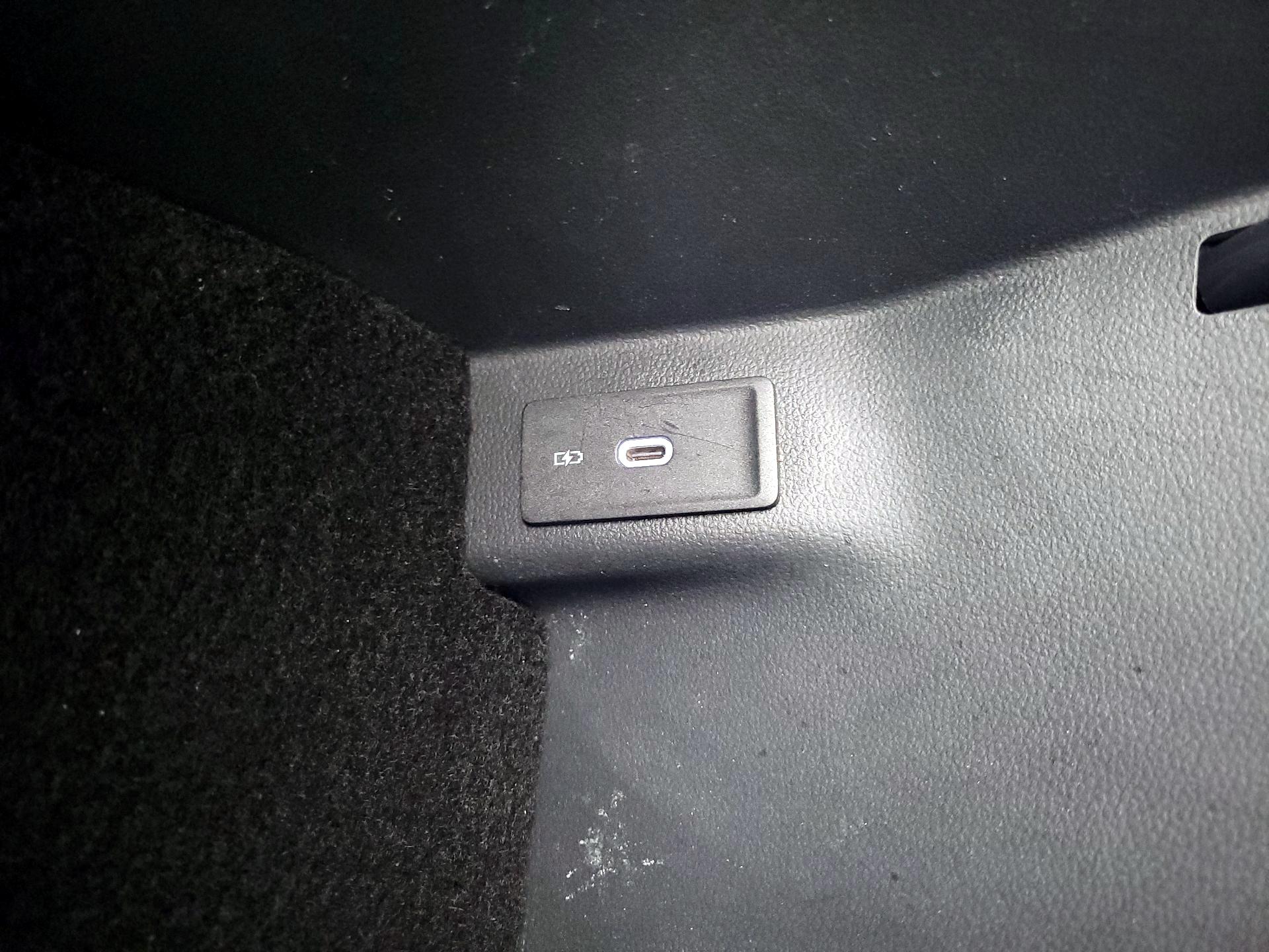 Thumbnail: 2024 Volkswagen Atlas - 18