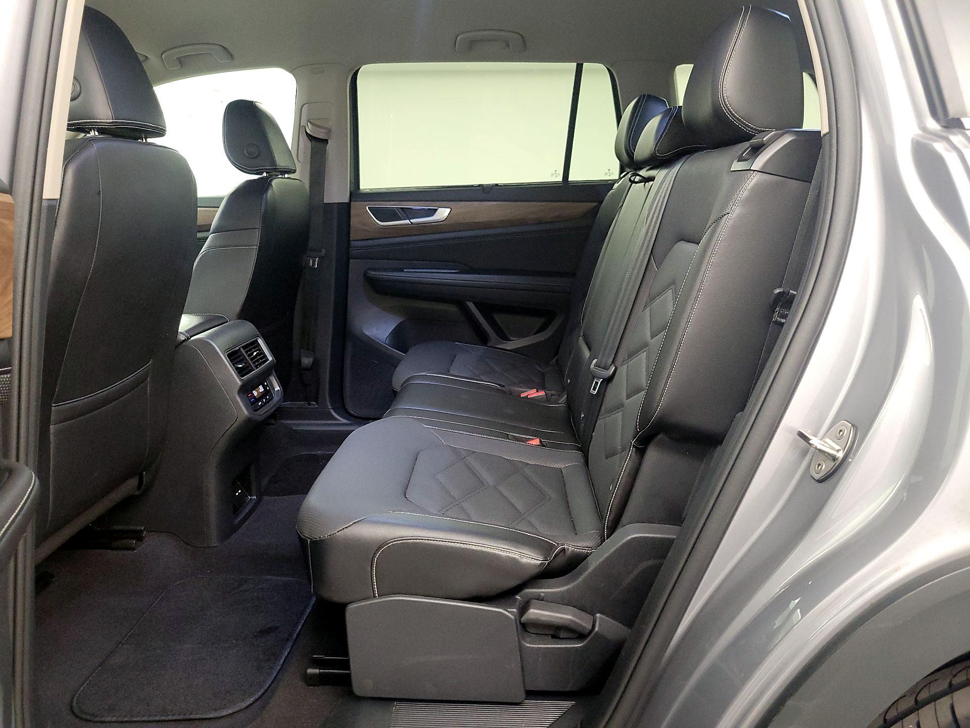 Thumbnail: 2024 Volkswagen Atlas - 19