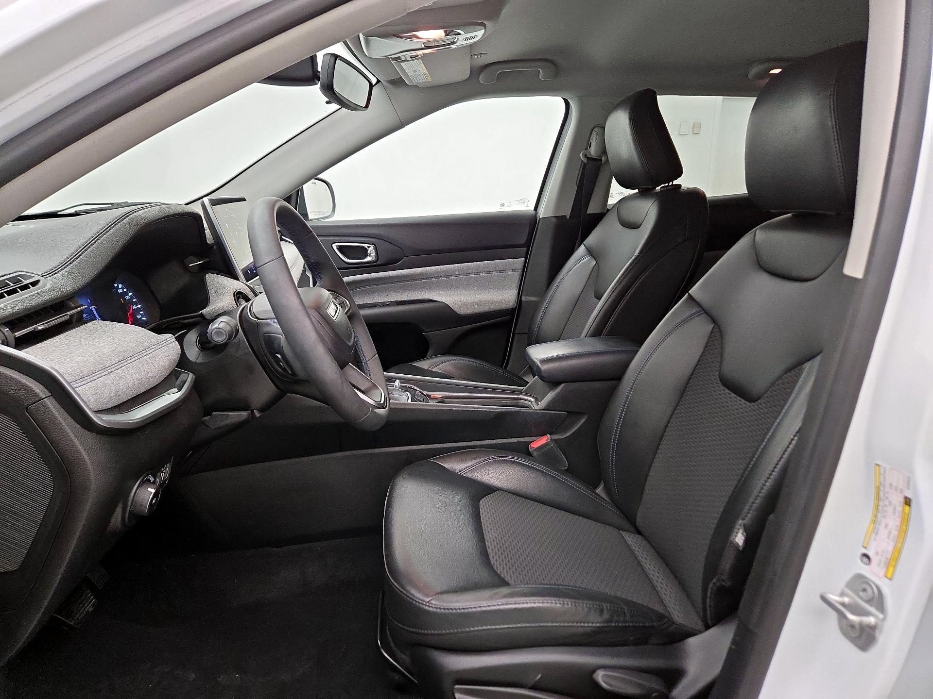 Thumbnail: 2022 Jeep Compass - 11