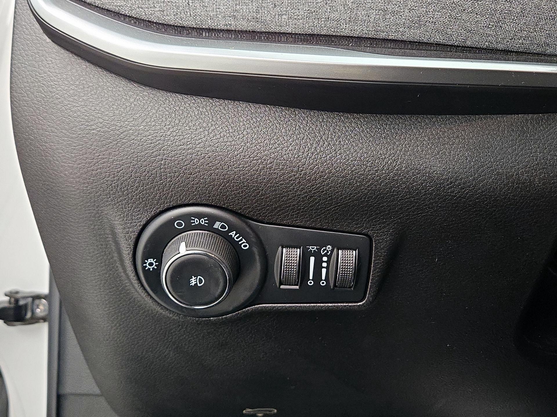 Thumbnail: 2022 Jeep Compass - 13