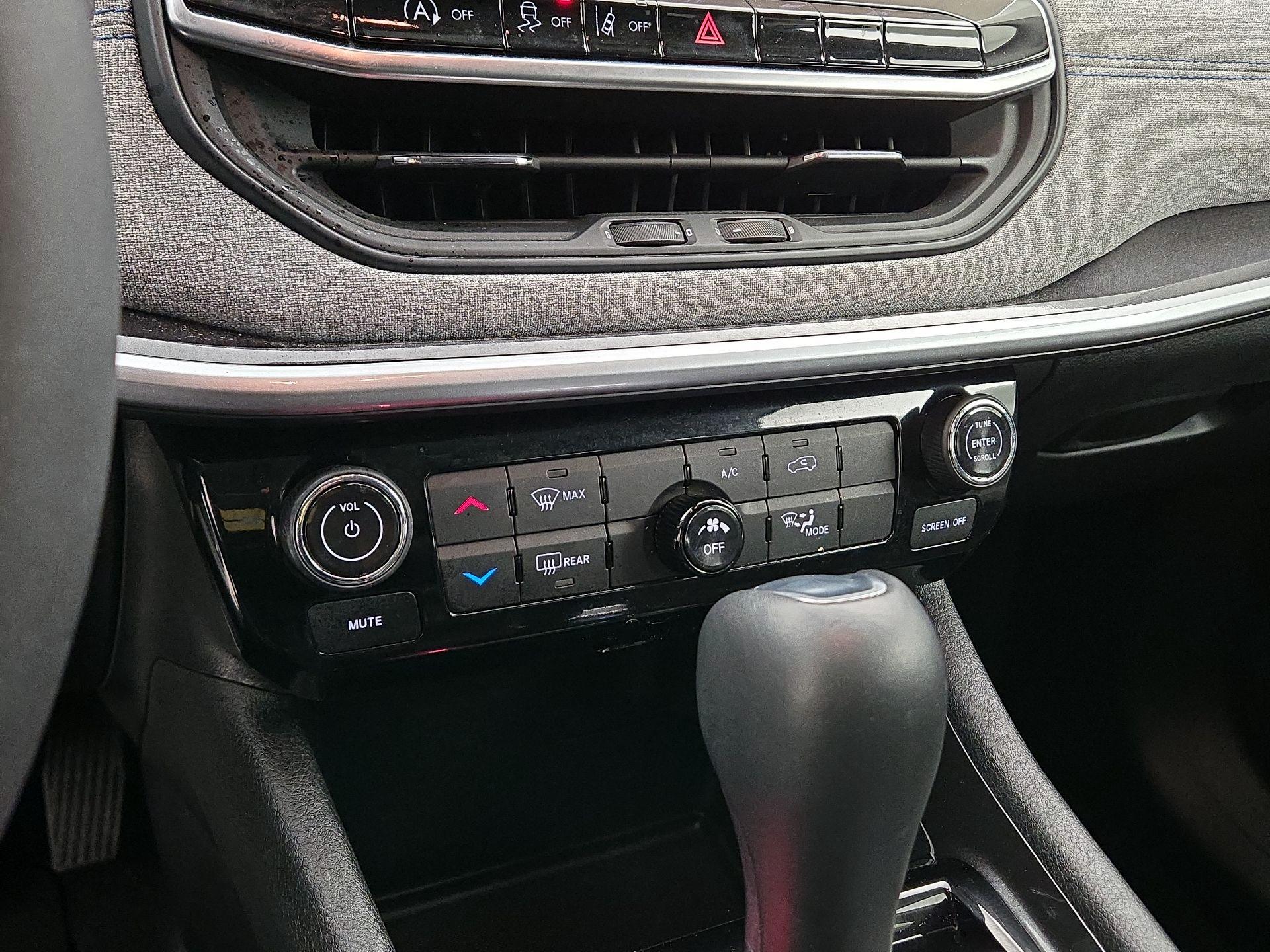 Thumbnail: 2022 Jeep Compass - 16