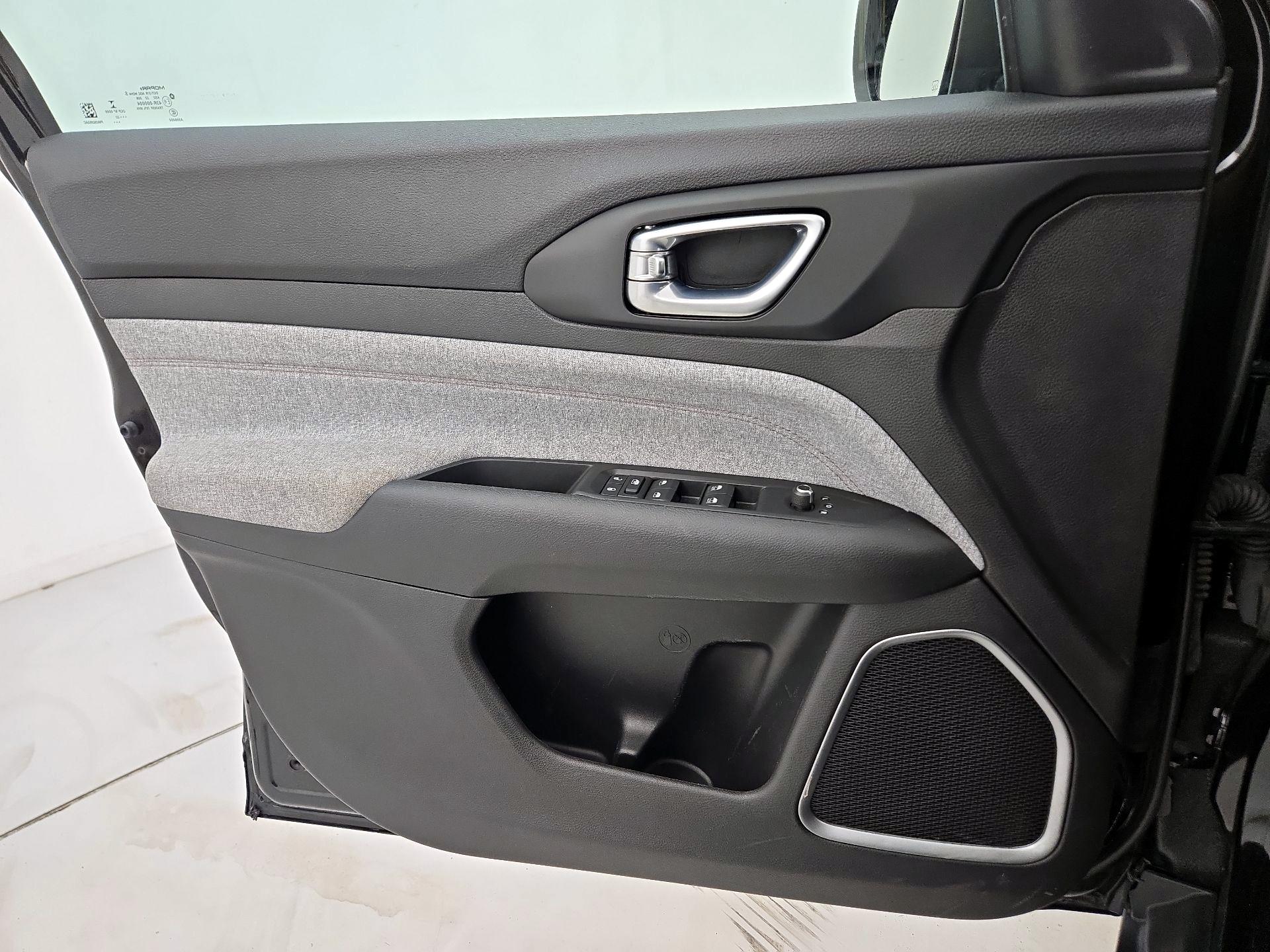 Thumbnail: 2022 Jeep Compass - 12