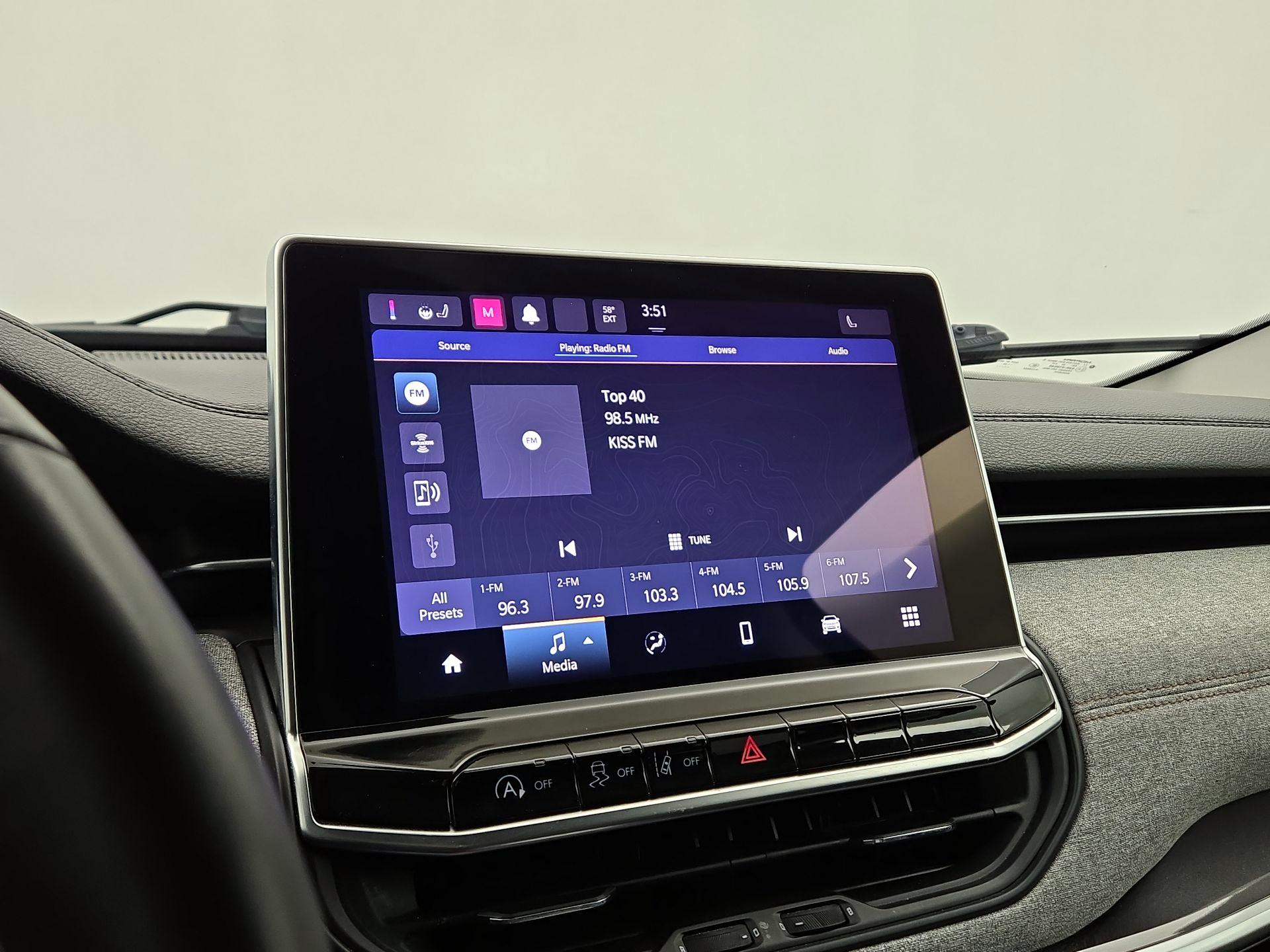 Thumbnail: 2022 Jeep Compass - 15