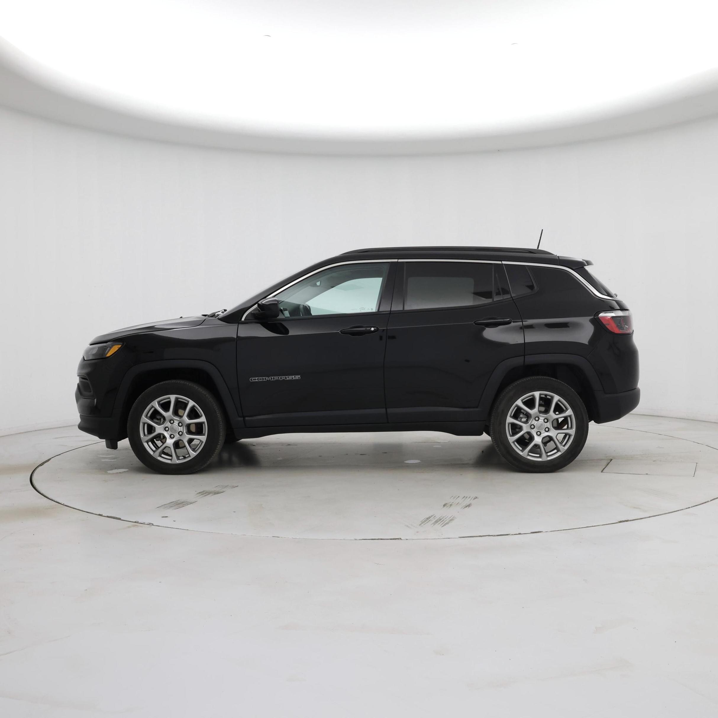 Thumbnail: 2022 Jeep Compass - 3