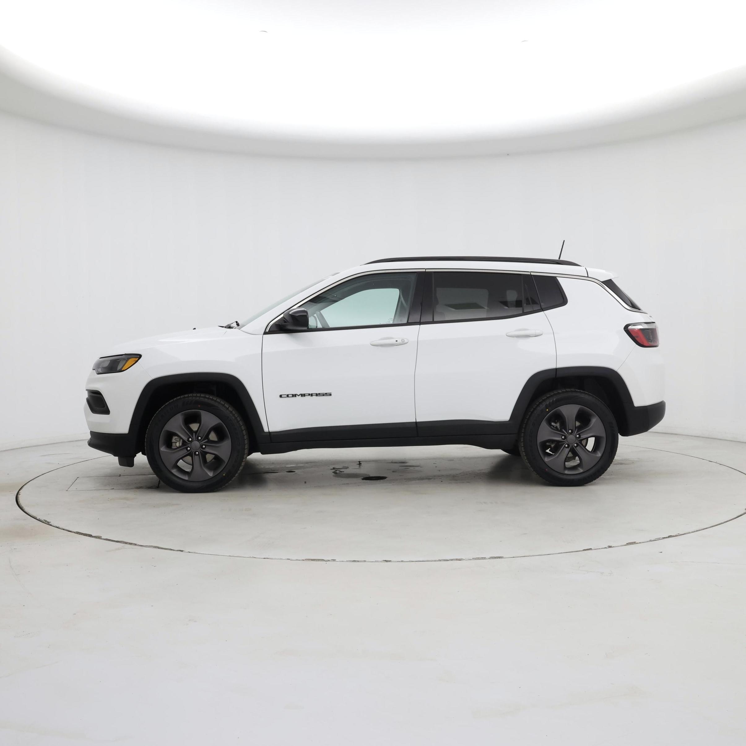 Thumbnail: 2022 Jeep Compass - 3