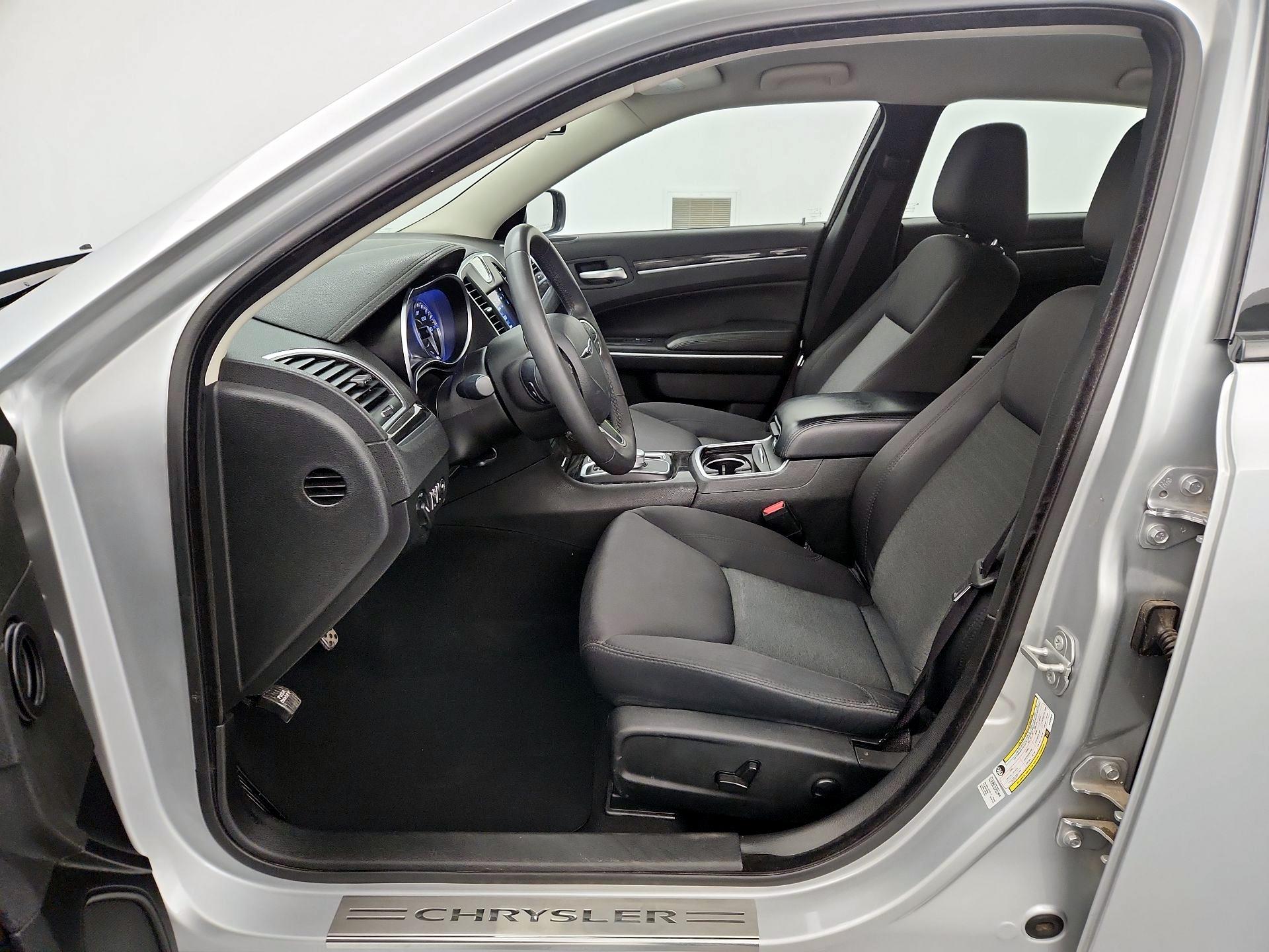 Thumbnail: 2022 Chrysler 300 - 11