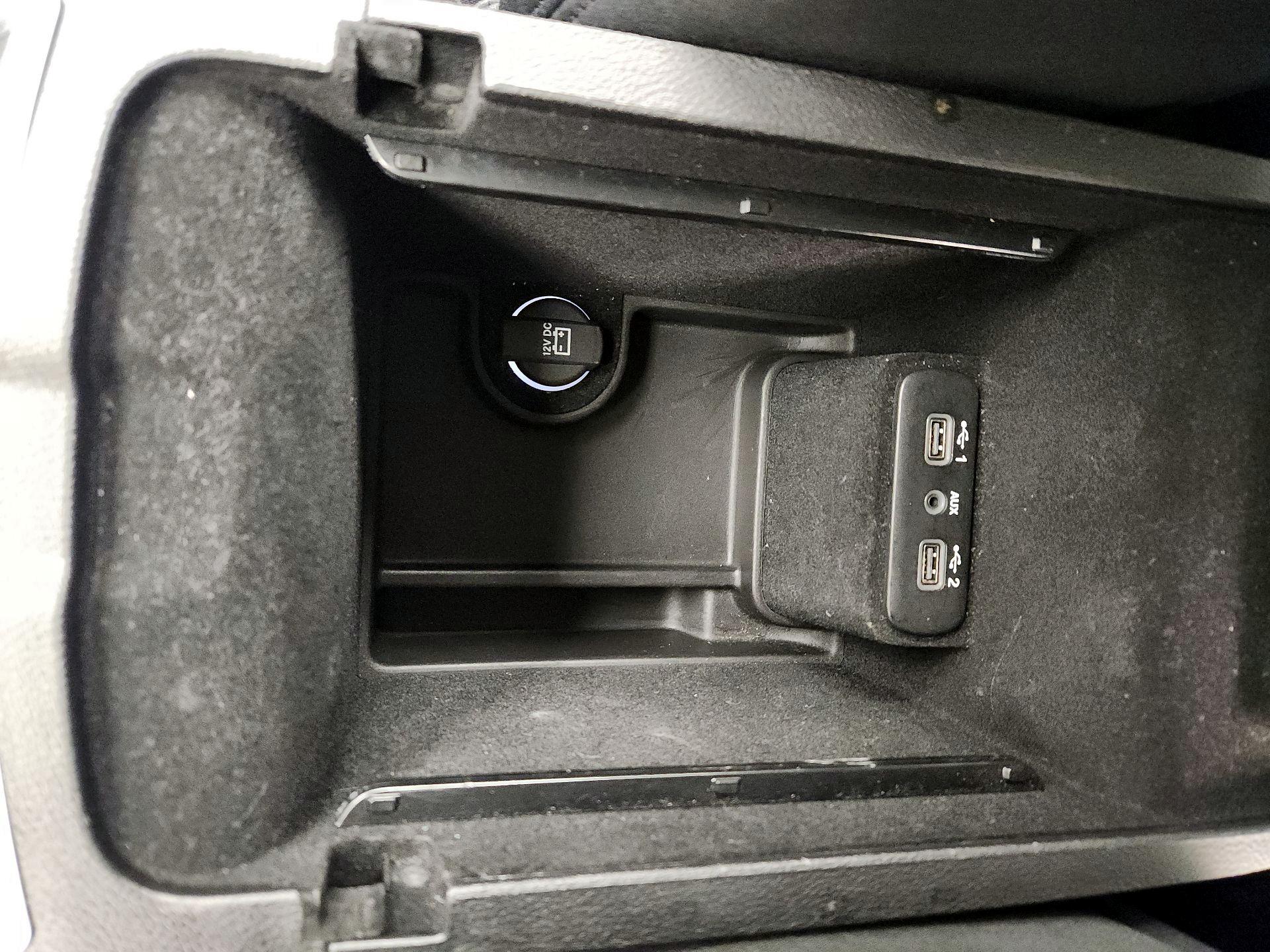 Thumbnail: 2022 Chrysler 300 - 18