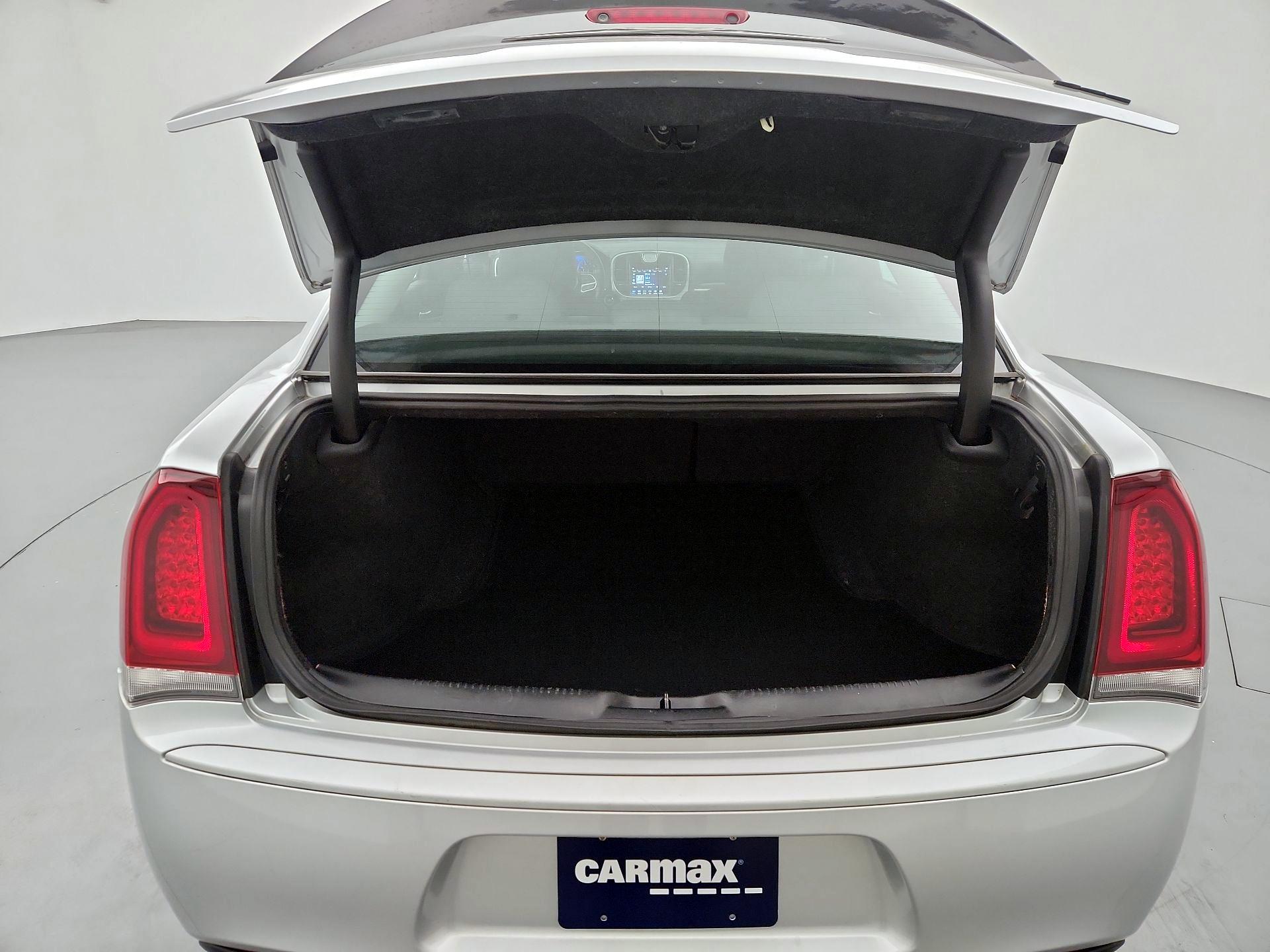 Thumbnail: 2022 Chrysler 300 - 20