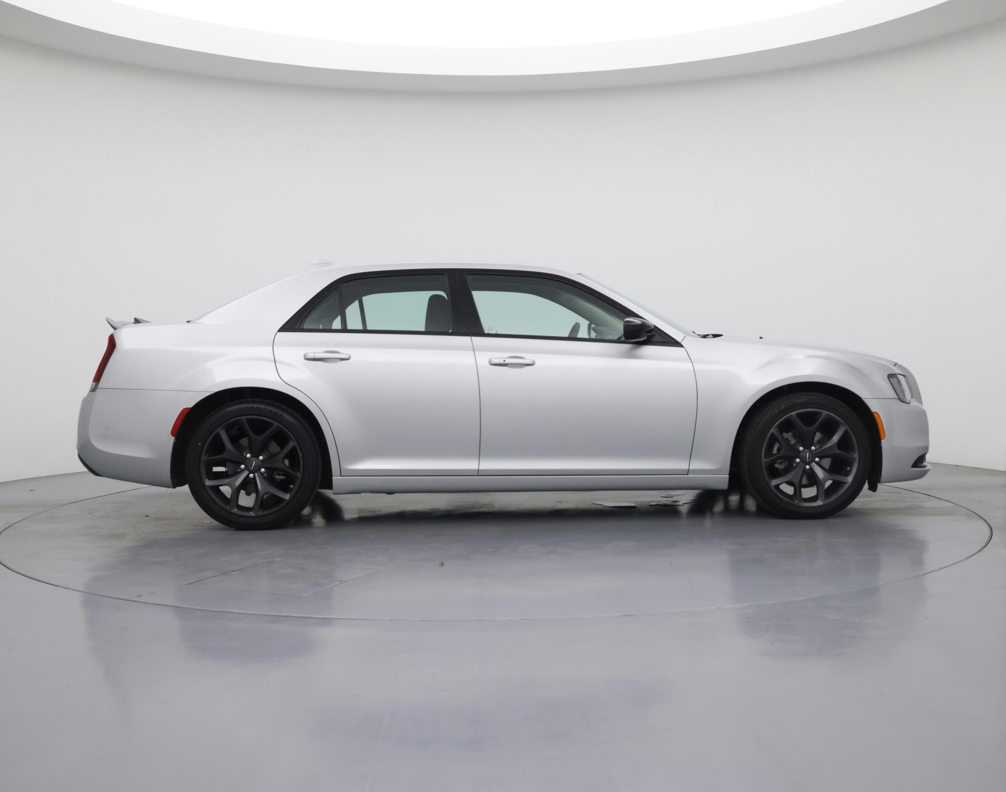 Thumbnail: 2022 Chrysler 300 - 7