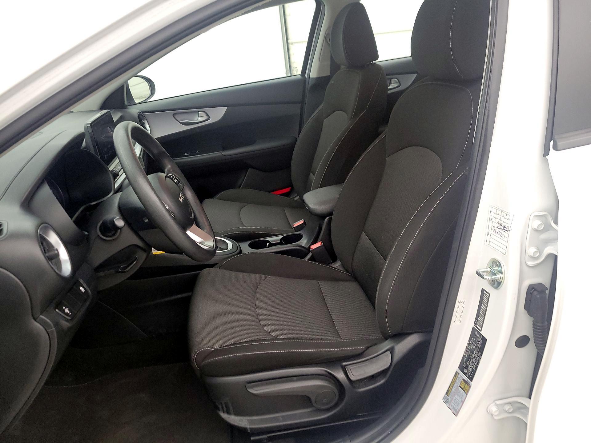 Thumbnail: 2024 Kia Forte - 11