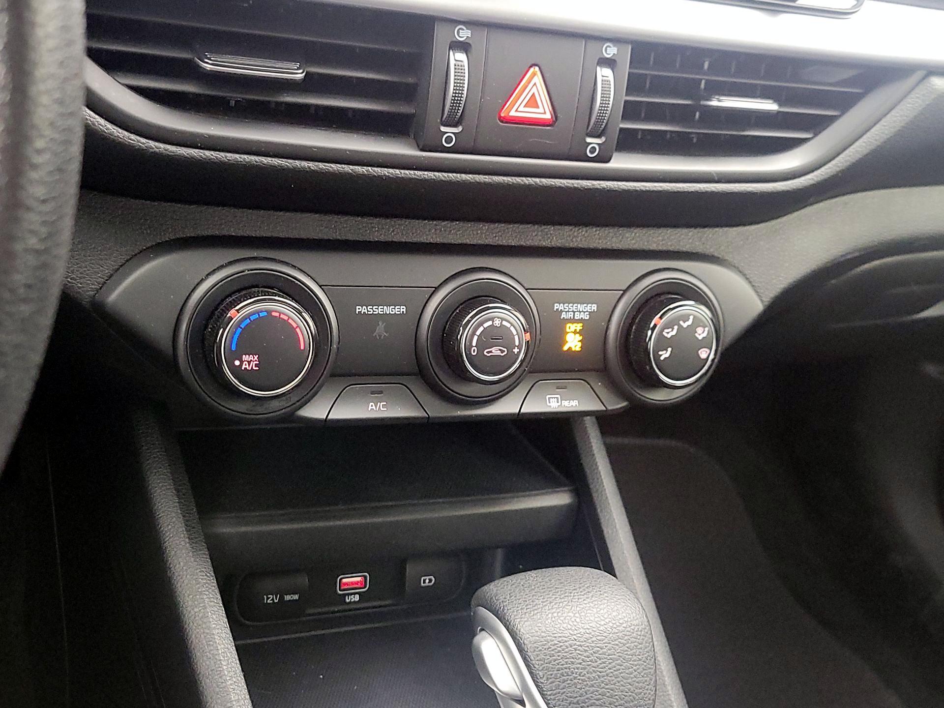 Thumbnail: 2024 Kia Forte - 16